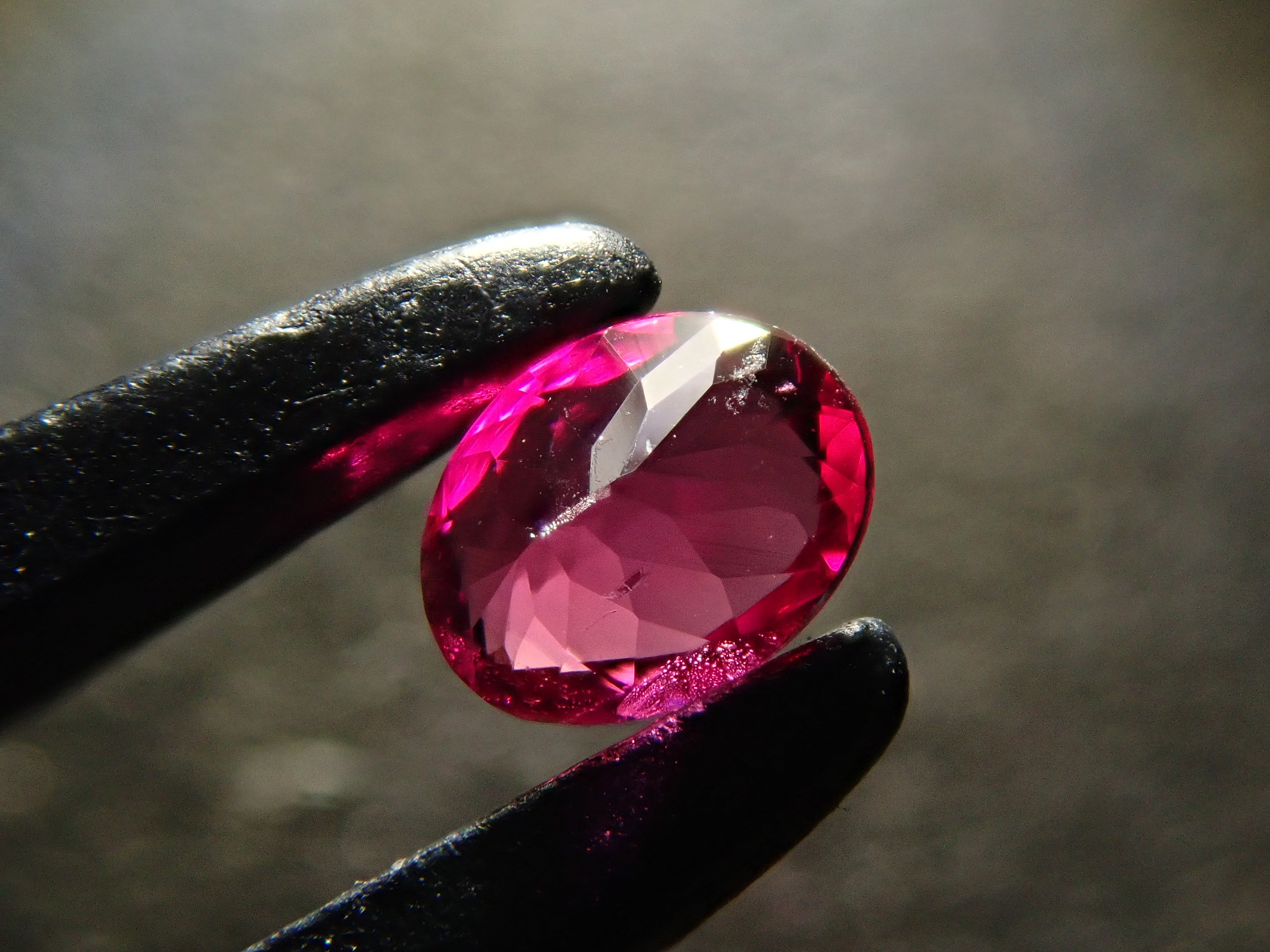 【12547734掲載】アメリカ産ノンオイルレッドベリル 0.085ctルース