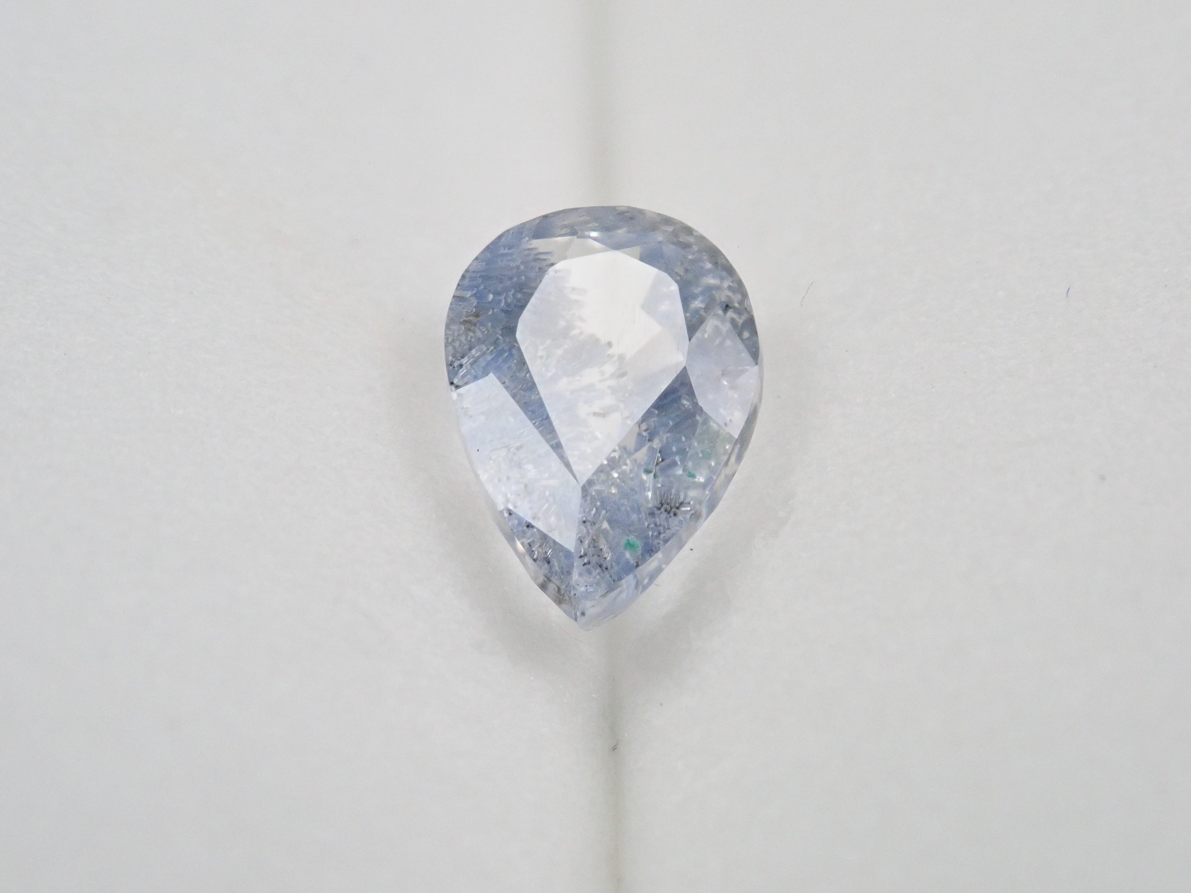 ブラジル産デュモルチェライトインクォーツ 0.975ctルース（ファセット