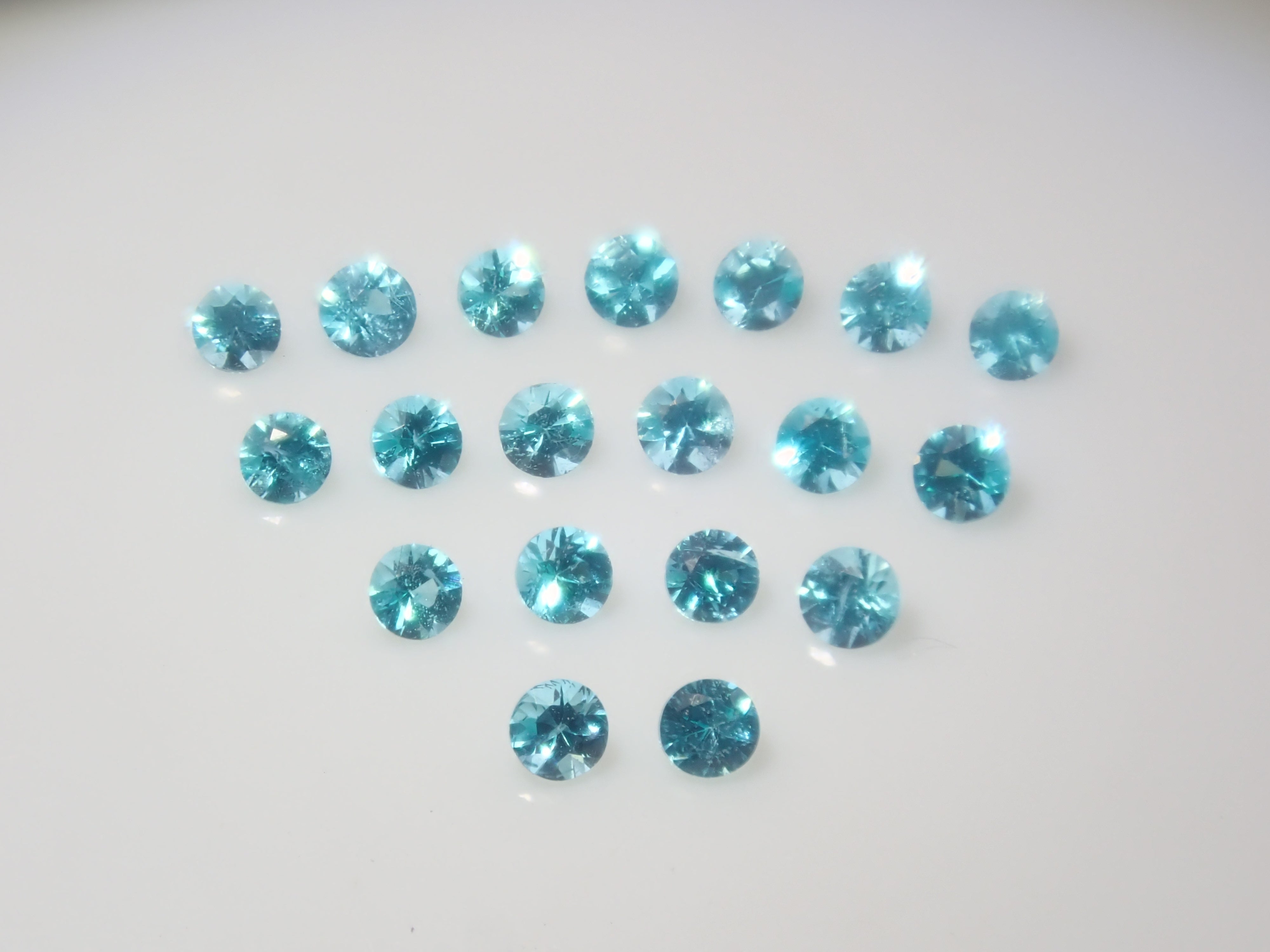 【12/21 22時販売】《限定20石》ブラジル産パライバトルマリン(CuO:2.3%,Mn0:2.6%)含むネオンカラーのパライバガチャ《複数購入割引有》