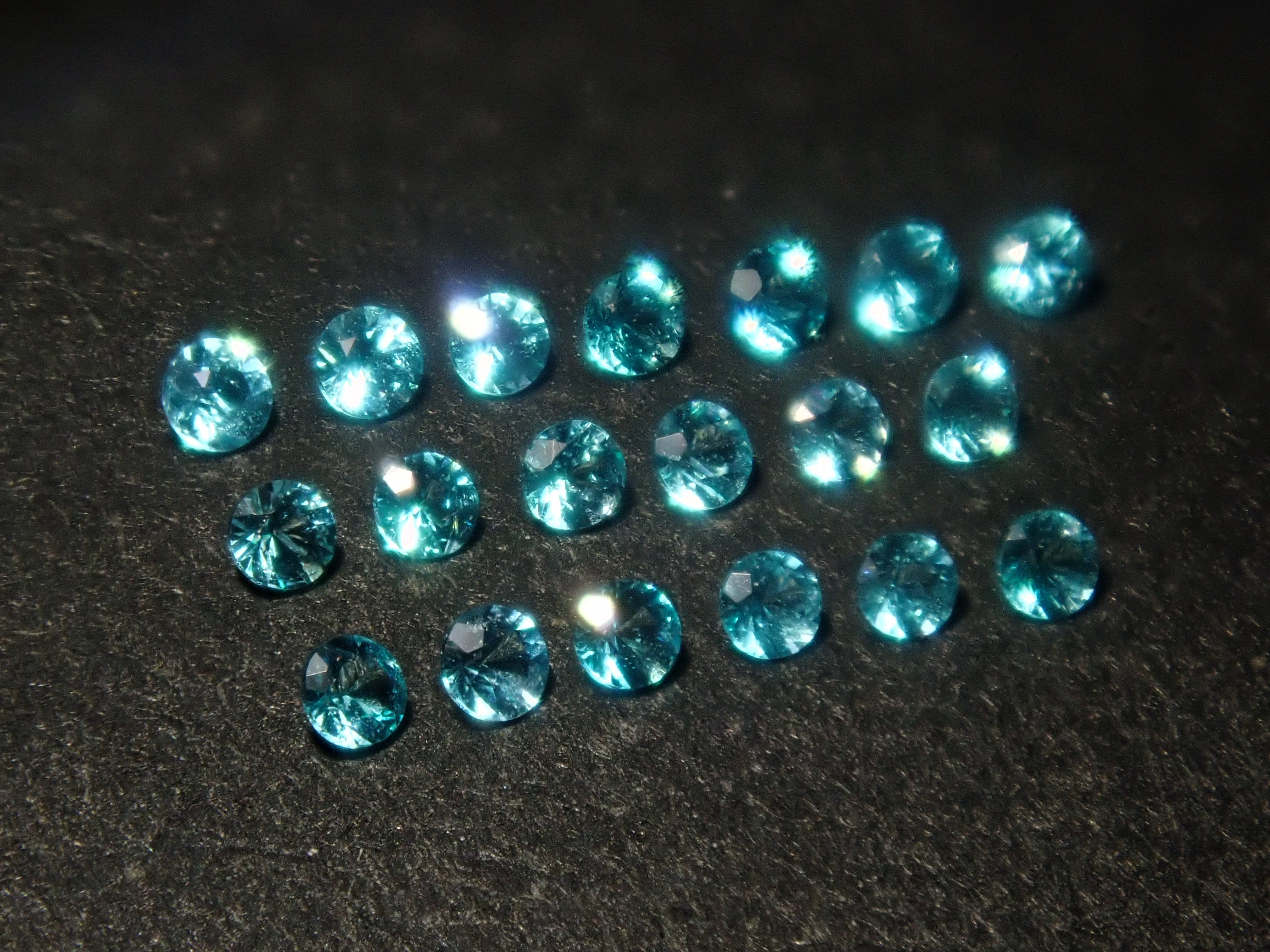 【12/21 22時販売】《限定20石》ブラジル産パライバトルマリン(CuO:2.3%,Mn0:2.6%)含むネオンカラーのパライバガチャ《複数購入割引有》