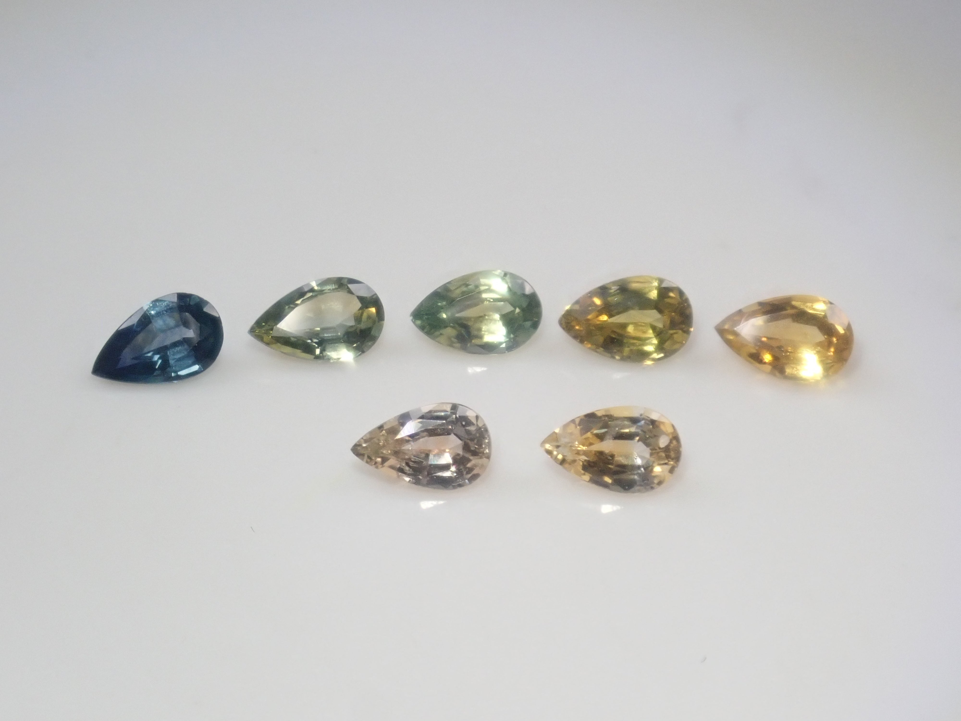 【12/20 22時販売】《限定7石》モンタナサファイア（ロッククリーク鉱山）ガチャ（ペアシェイプ,約5×3mm）《複数購入割引有》