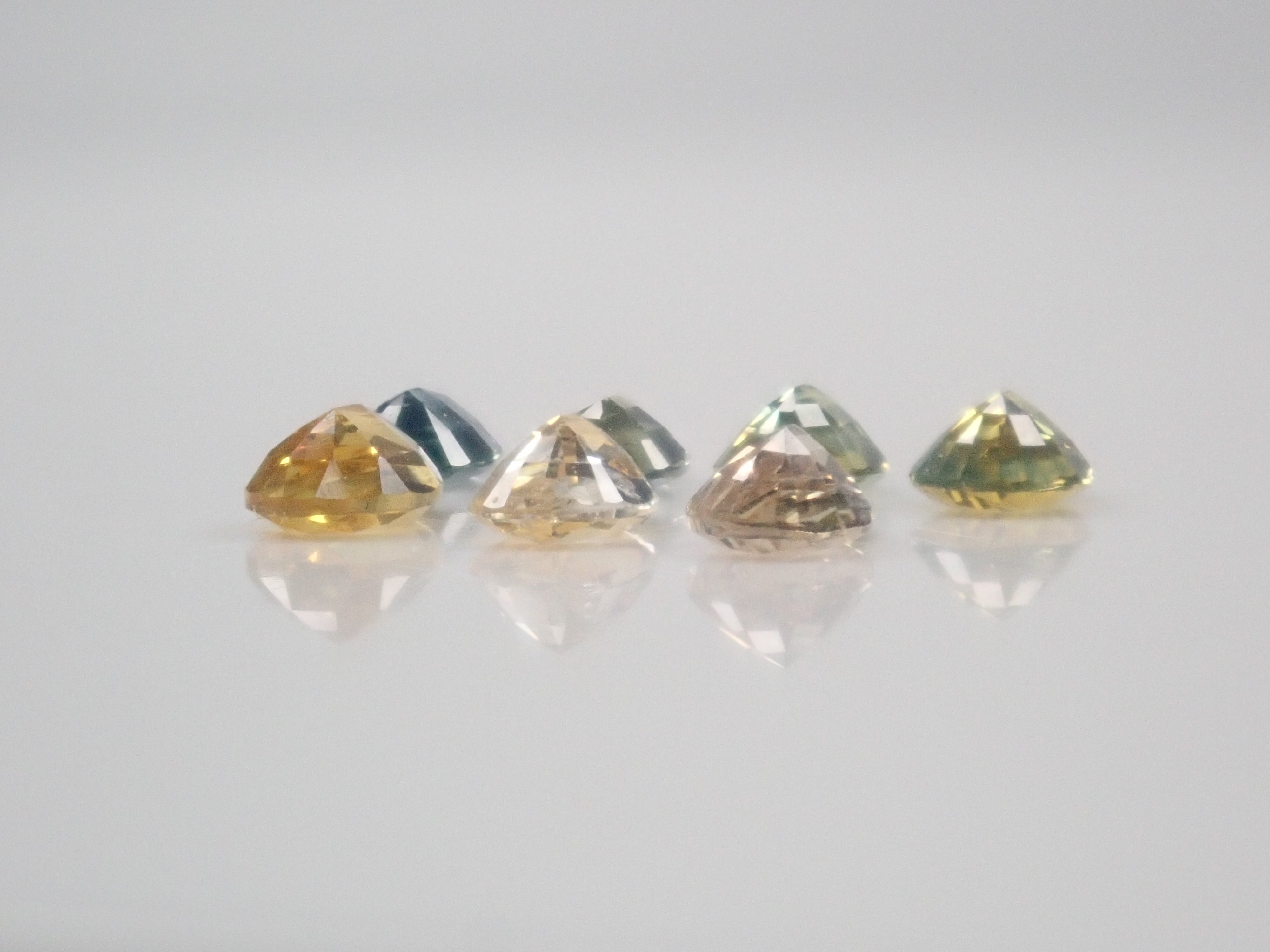 【12/20 22時販売】《限定7石》モンタナサファイア（ロッククリーク鉱山）ガチャ（ペアシェイプ,約5×3mm）《複数購入割引有》