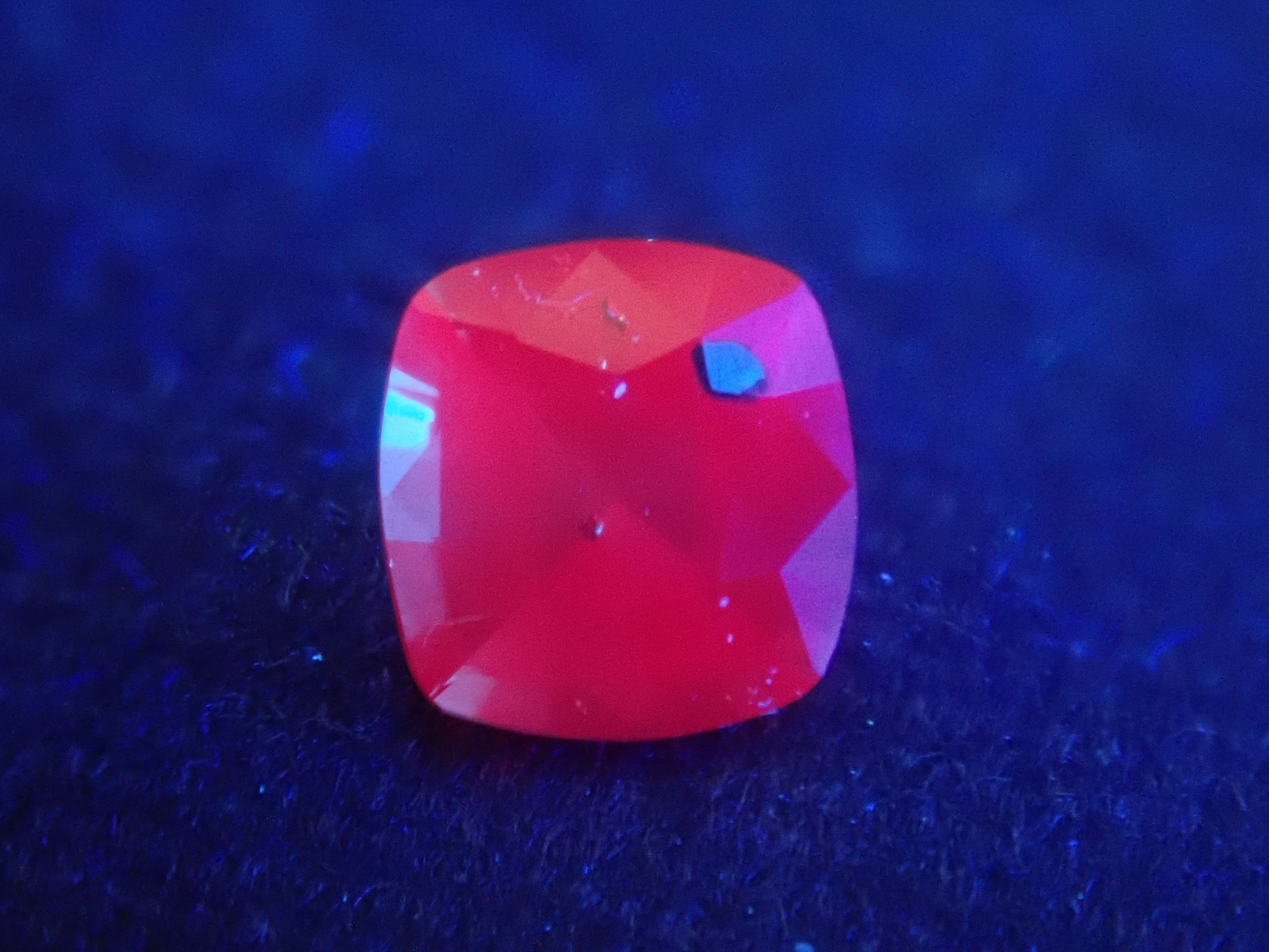 【抽選販売0216_09】《クイズ出題》ピンクサファイア（ヘマタイト入り） 0.271ctルース