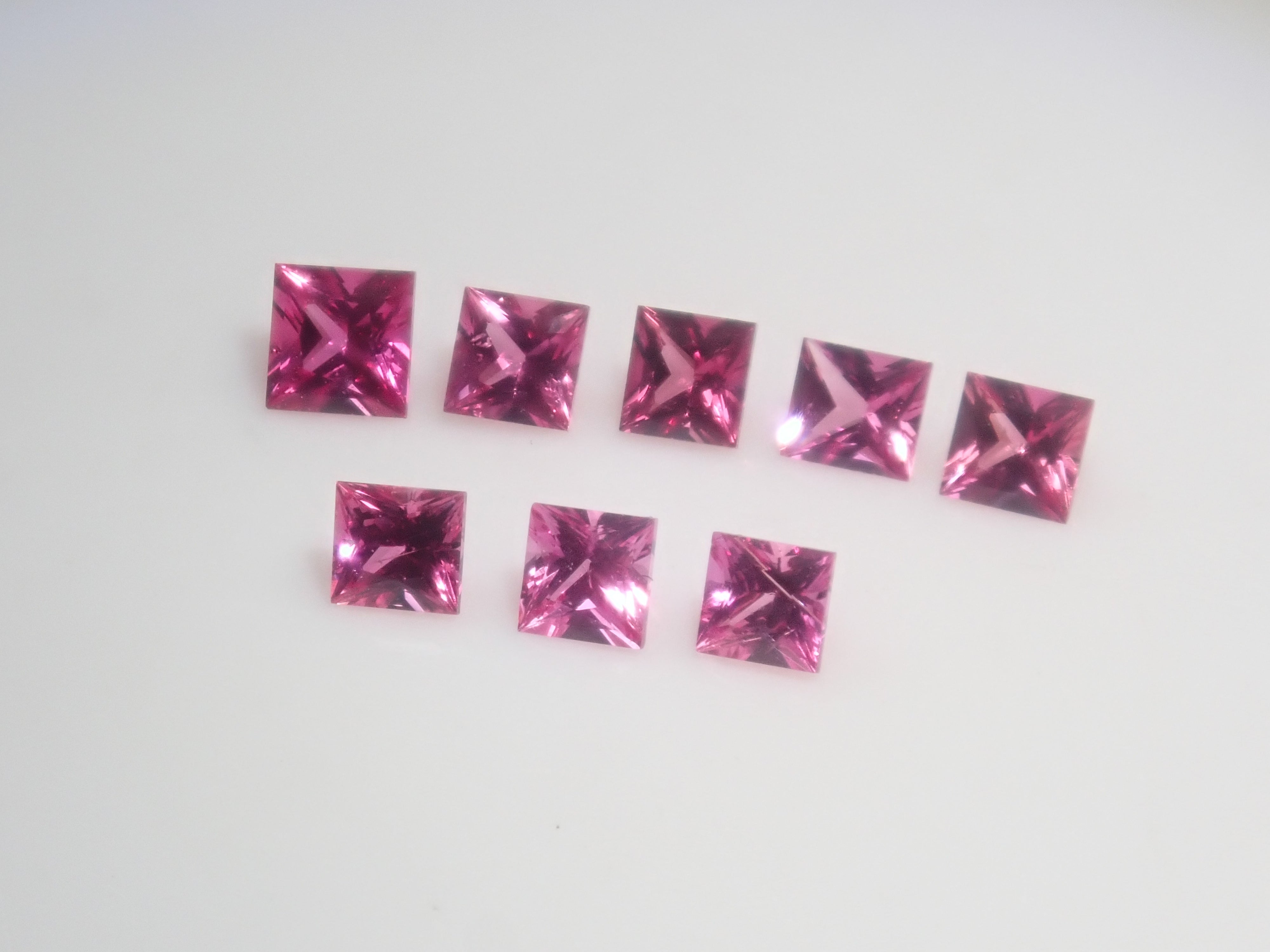 6万円相当のピジョンブラッドルビーAIGSを含む赤色宝石ガチャ💎ルビー