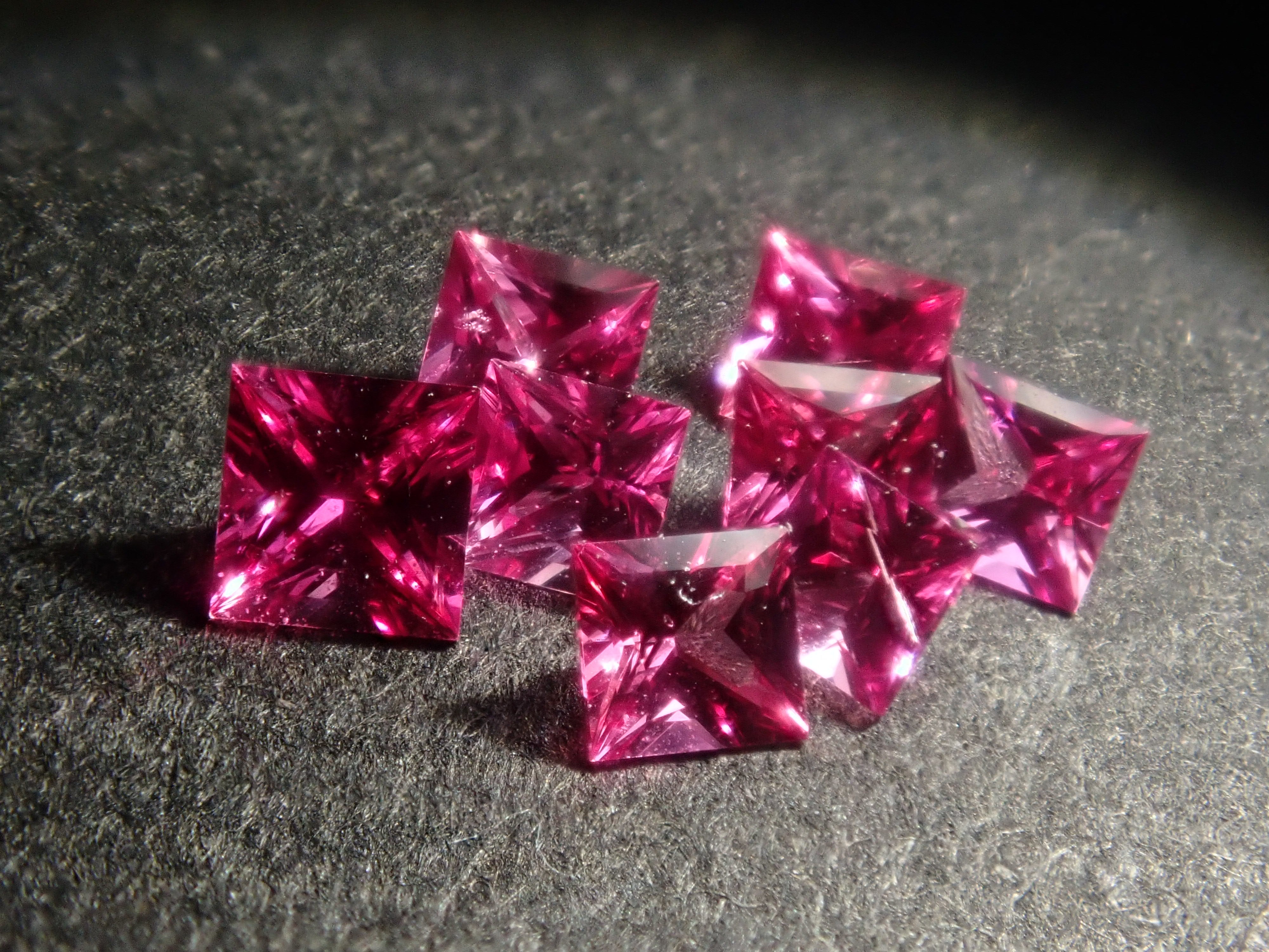 【12/22時販売】《限定15石》6万円相当のピジョンブラッドルビーAIGSを含む赤色宝石ガチャ💎ルビーやホットピンクサファイア《複数購入割引有》