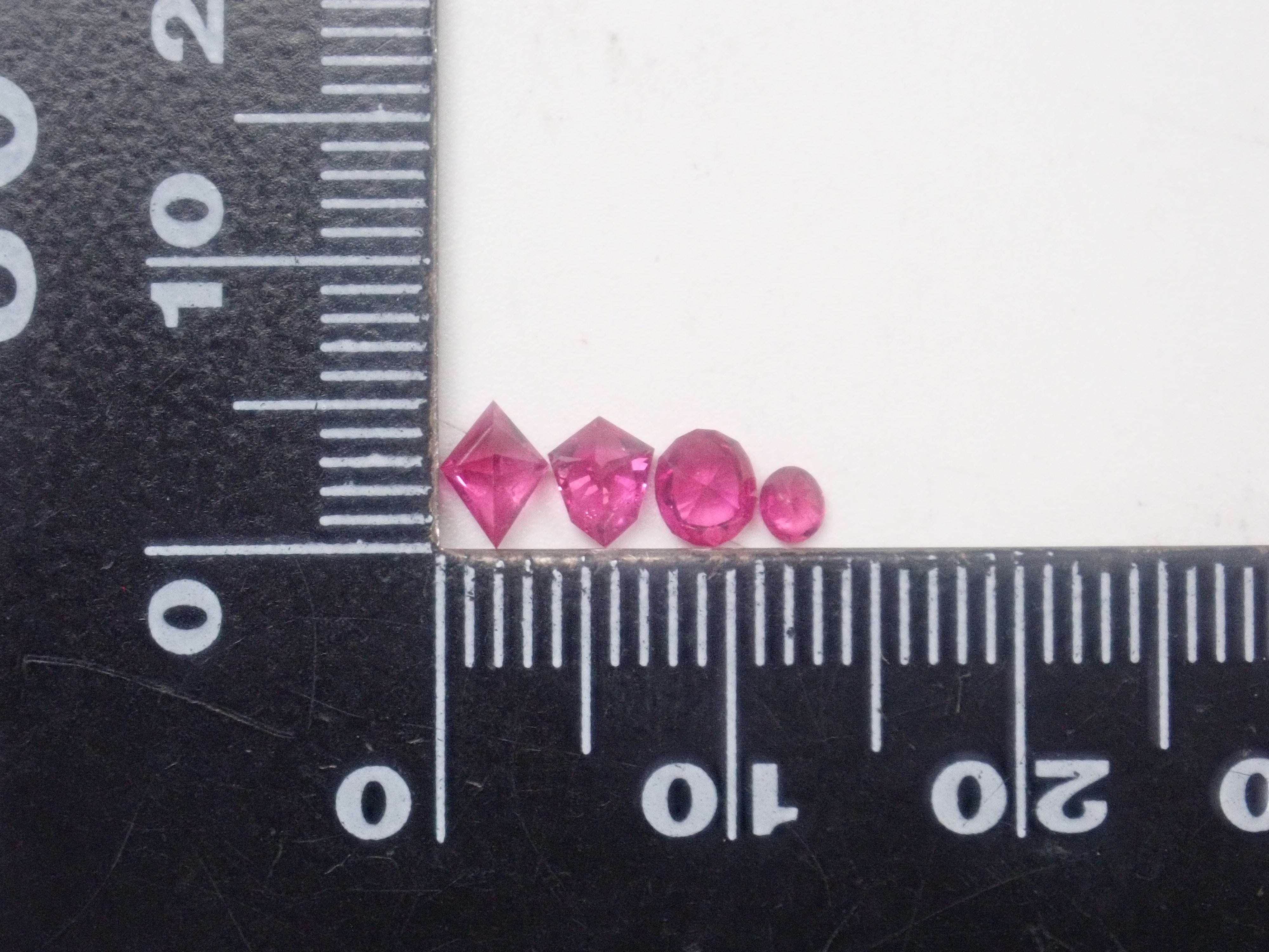 【12/22時販売】《限定15石》6万円相当のピジョンブラッドルビーAIGSを含む赤色宝石ガチャ💎ルビーやホットピンクサファイア《複数購入割引有》