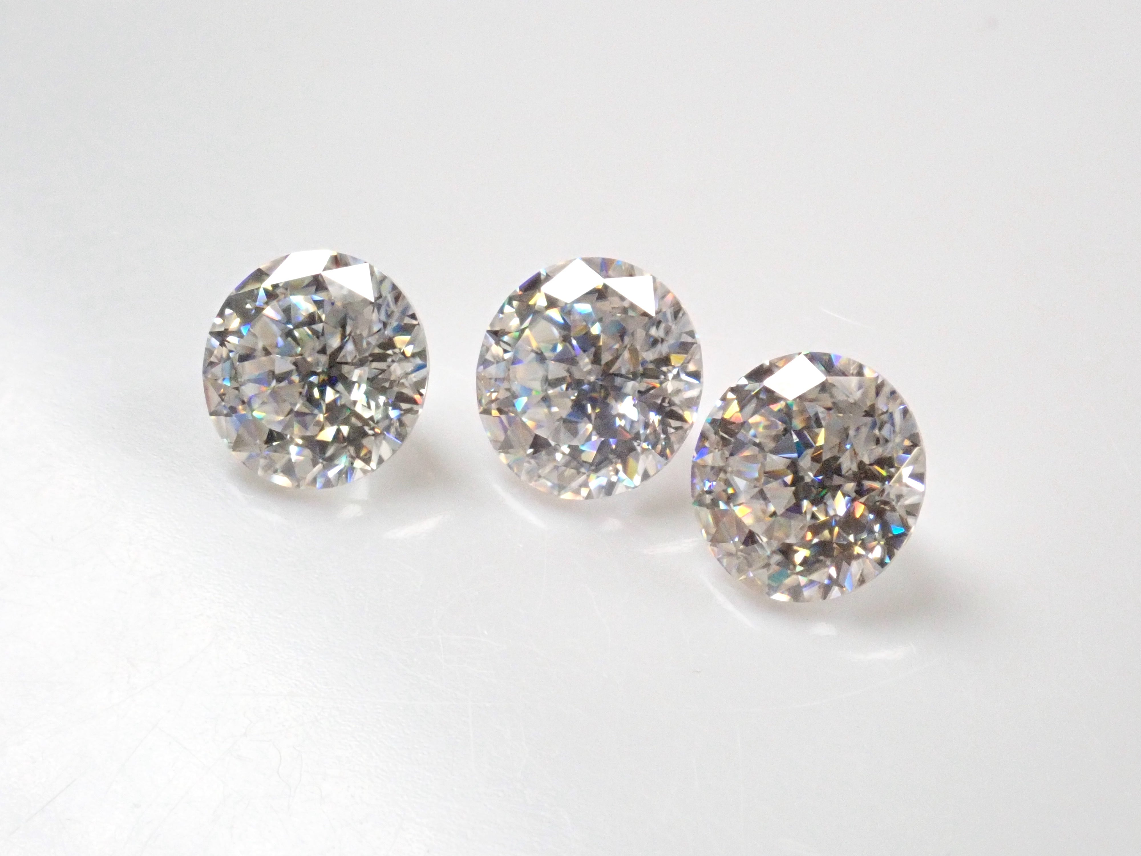 《Limited to 3 stones》Synthetic moissanite 1 stone loose (100 facet cut, 8mm)《Multiple purchase discount available》