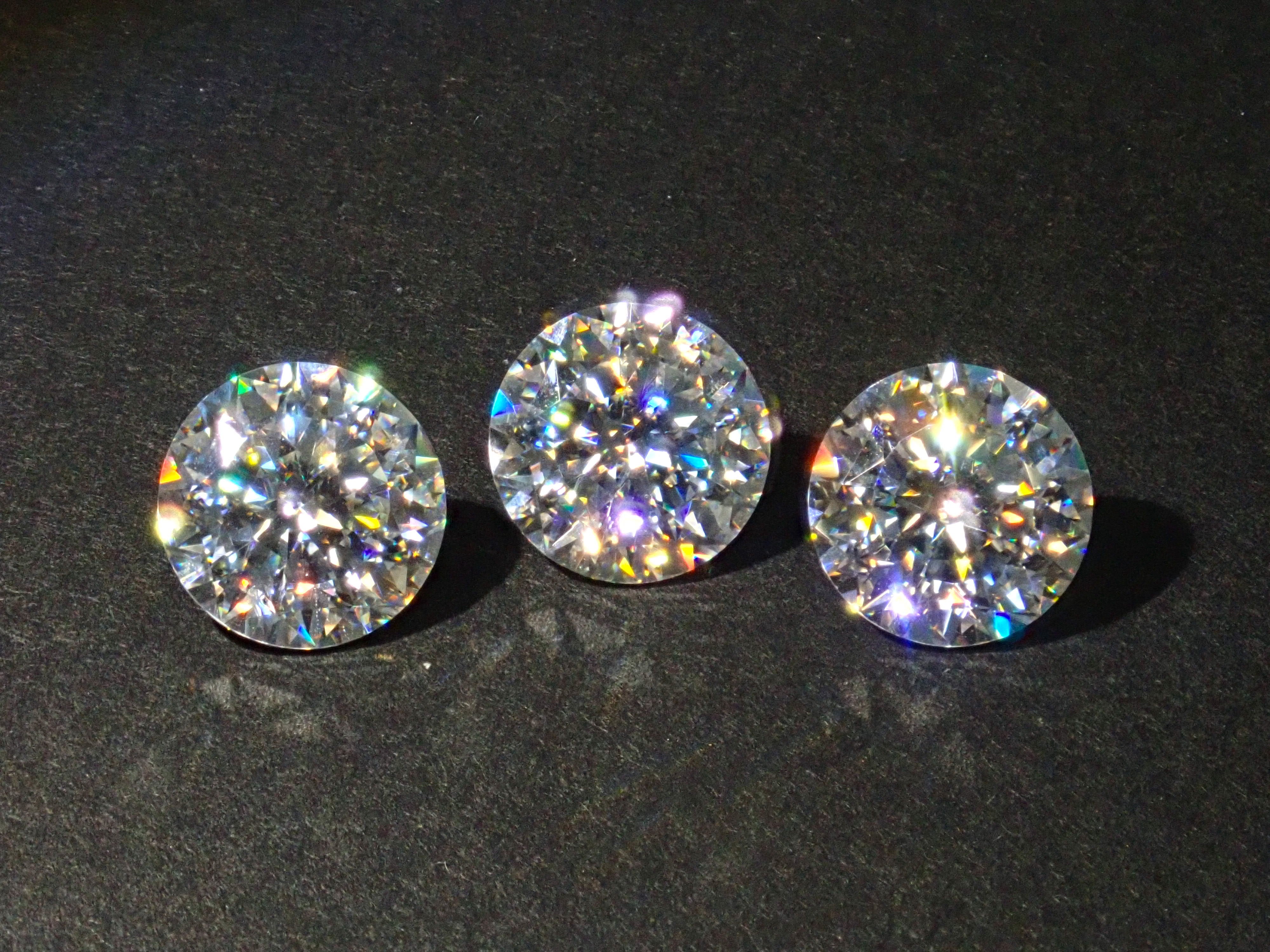 《Limited to 3 stones》Synthetic moissanite 1 stone loose (100 facet cut, 8mm)《Multiple purchase discount available》