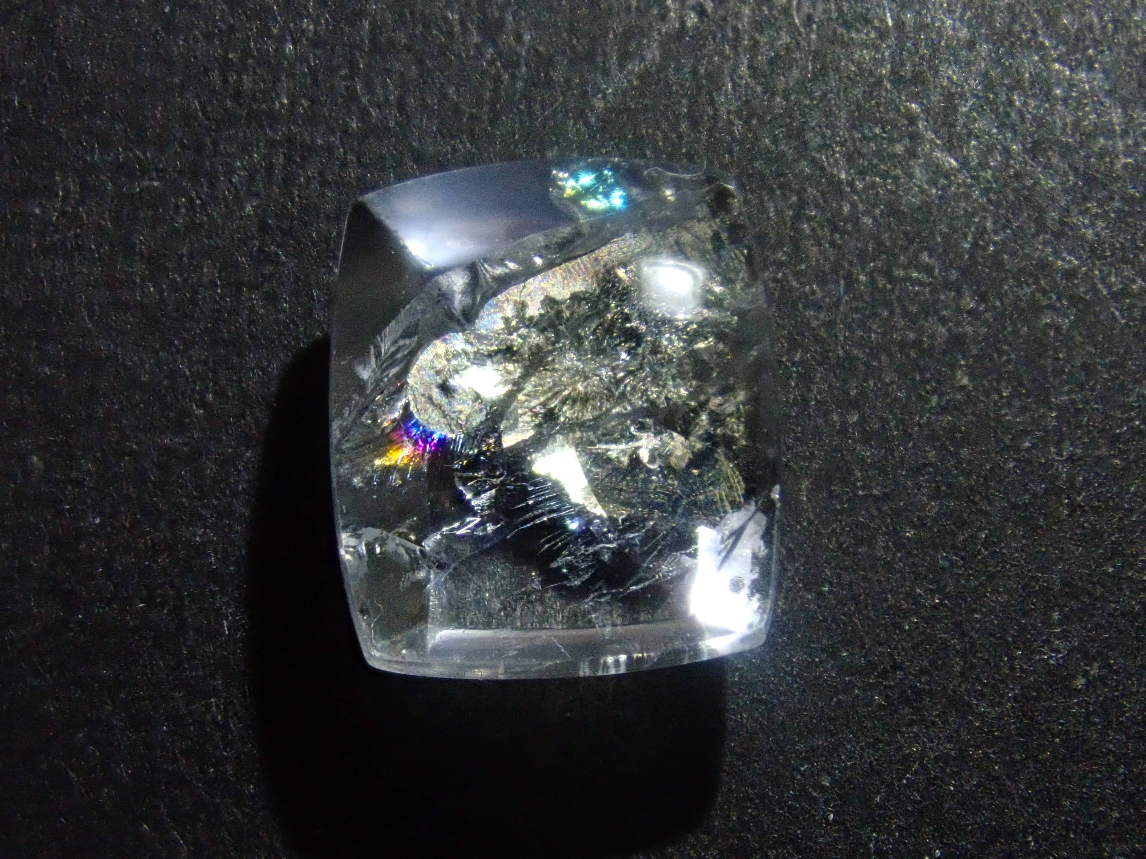 ブラジル産のパイライトインクォーツ1石ルース（平均3.2ct）《複数購入