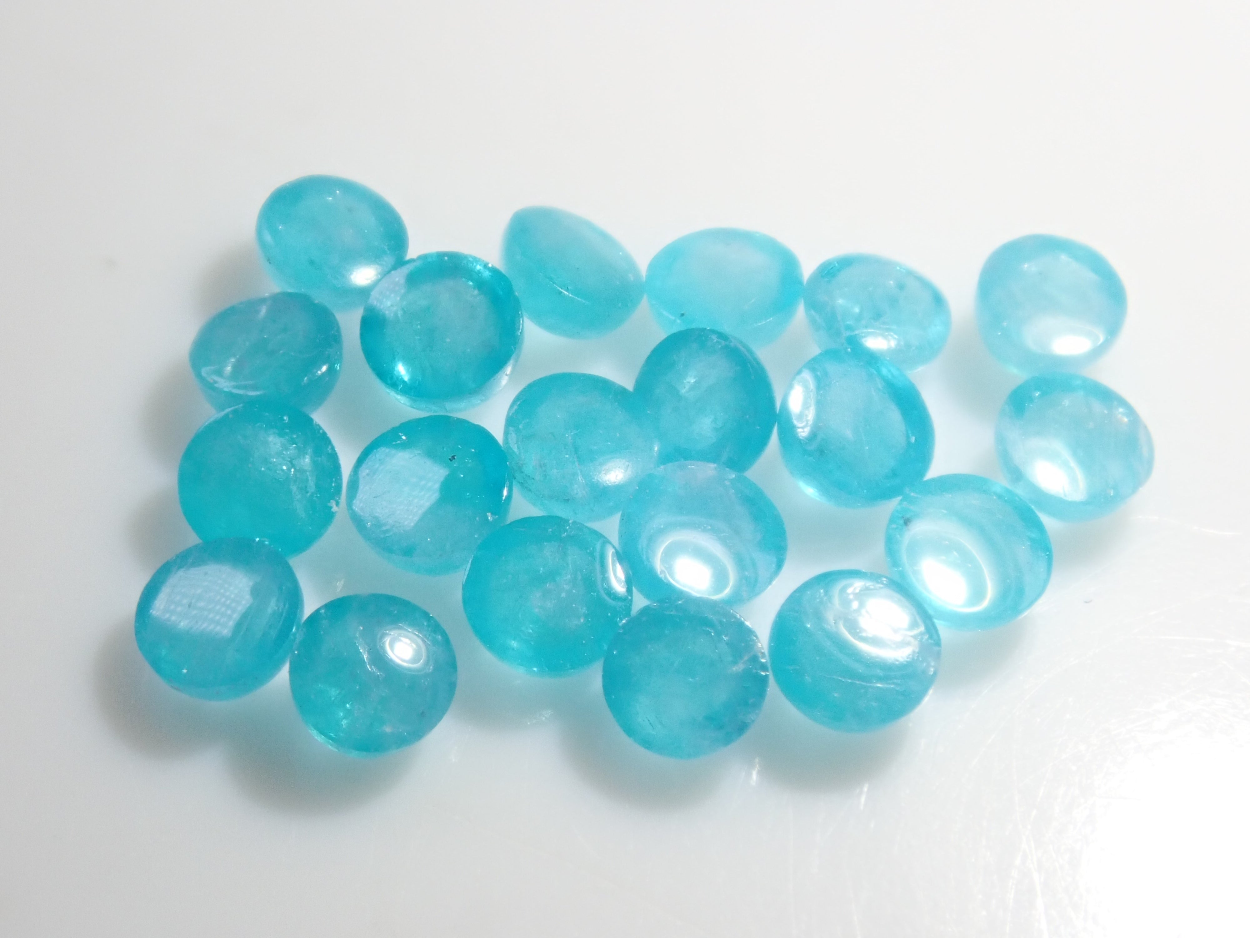 【12/31  22時販売】《限定20石》ブラジル産パライバトルマリン(カボションカット約2.2ｍｍ)《複数購入割引有》