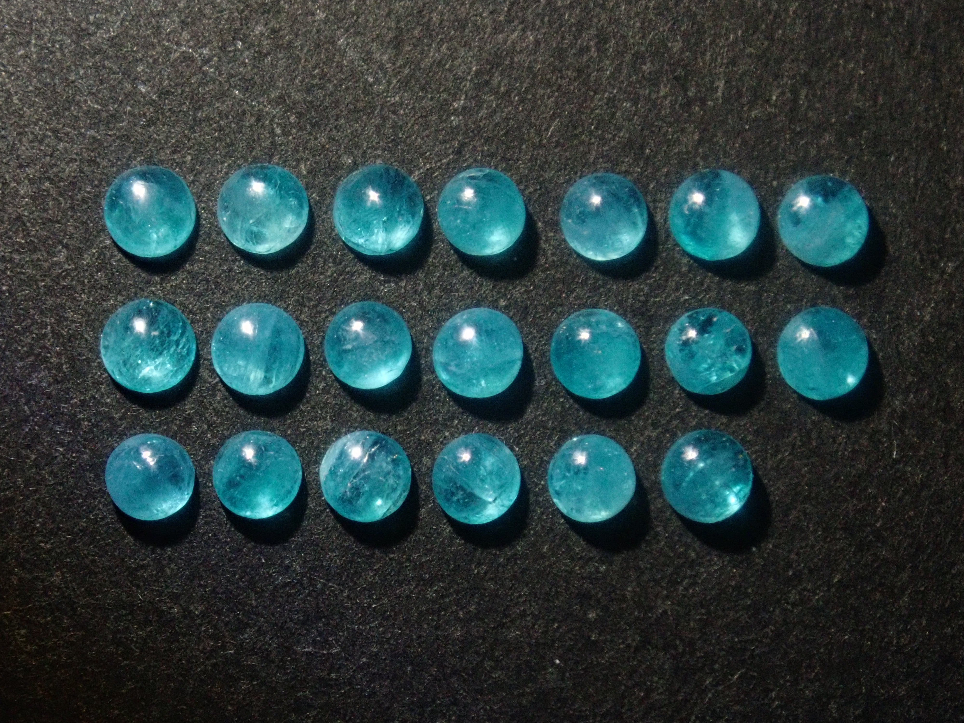 【12/31  22時販売】《限定20石》ブラジル産パライバトルマリン(カボションカット約2.2ｍｍ)《複数購入割引有》