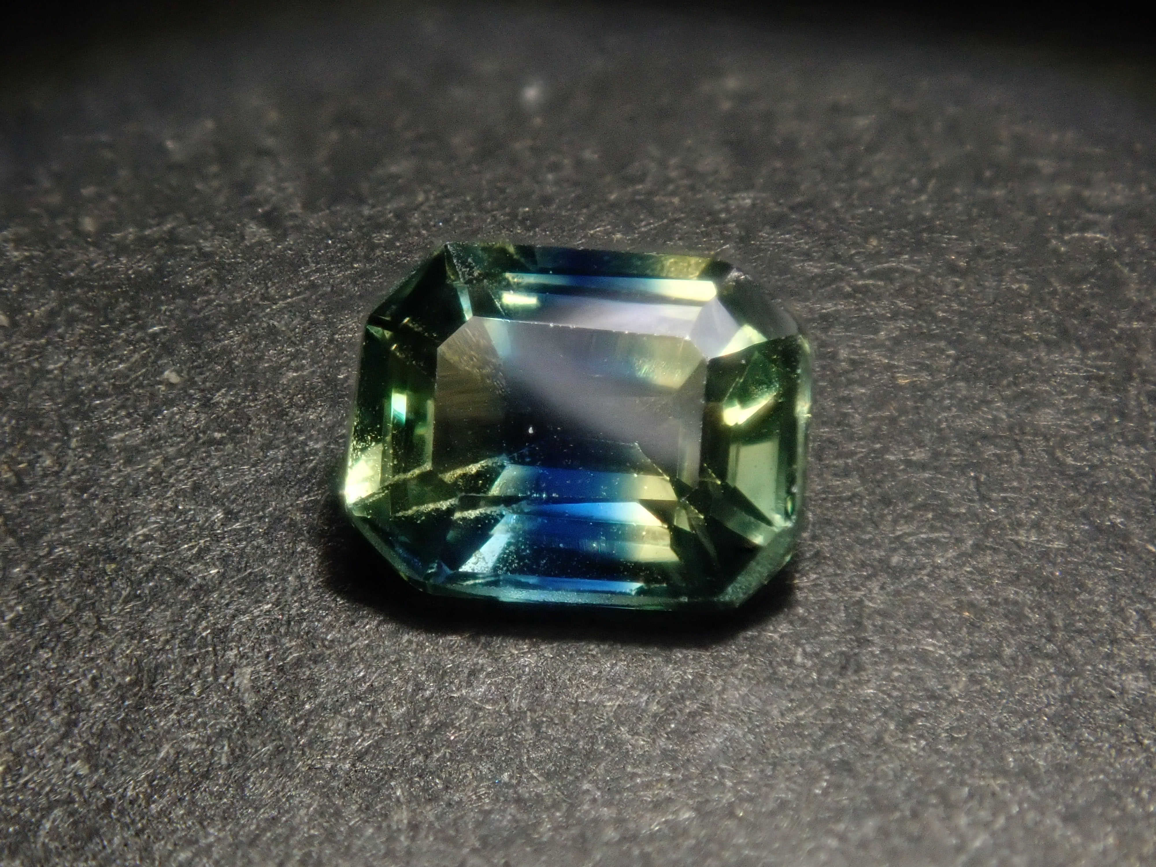 【1/2 22時販売】《限定11石》バイカラーガチャ（ジンバブエ産バイカラーユークレース、バイカラーサファイア、バイカラーゾイサイト含む）《複数購入割引有》