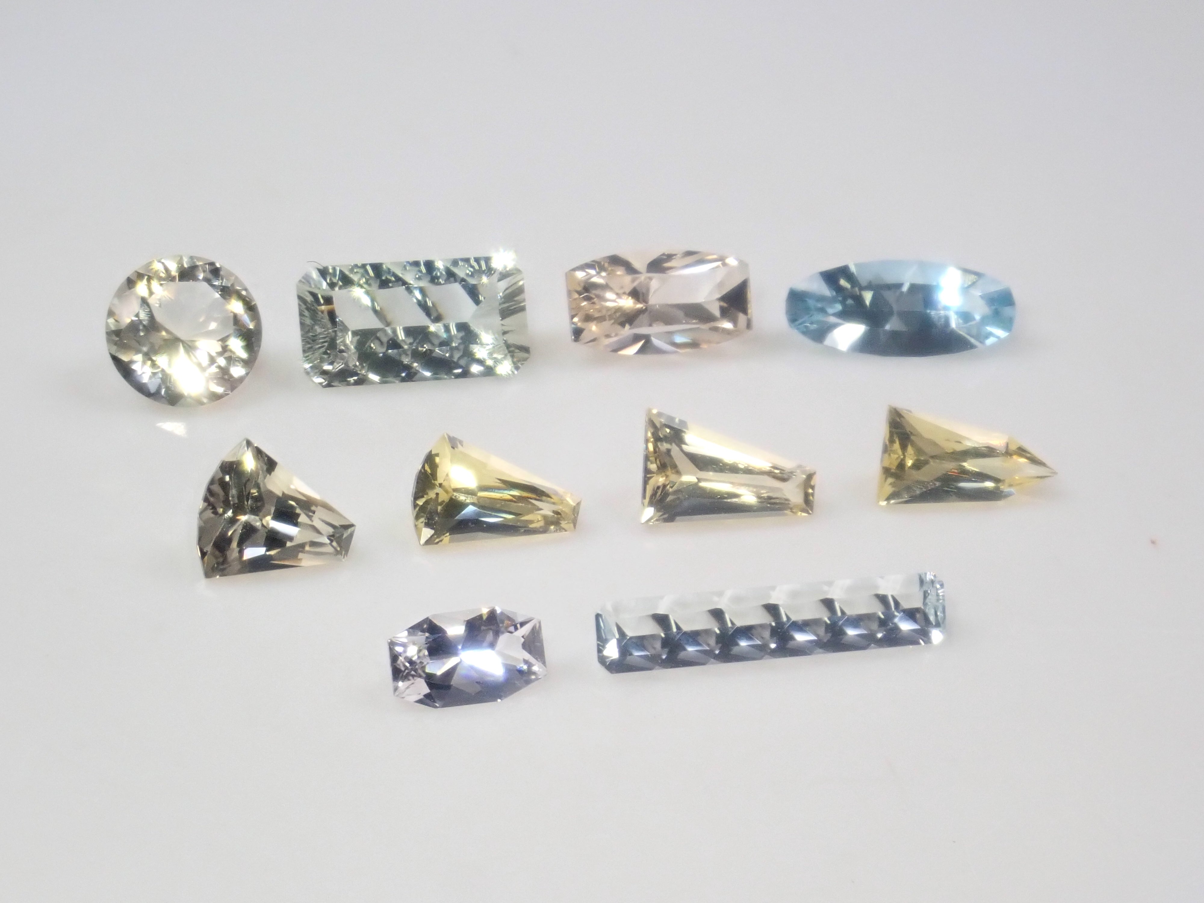 【1/3 22時販売】《限定13石》ベリルガチャ（甲州貴石切子のアクアマリン・ボルテックスカット含む）1石ルース《複数購入割引有》