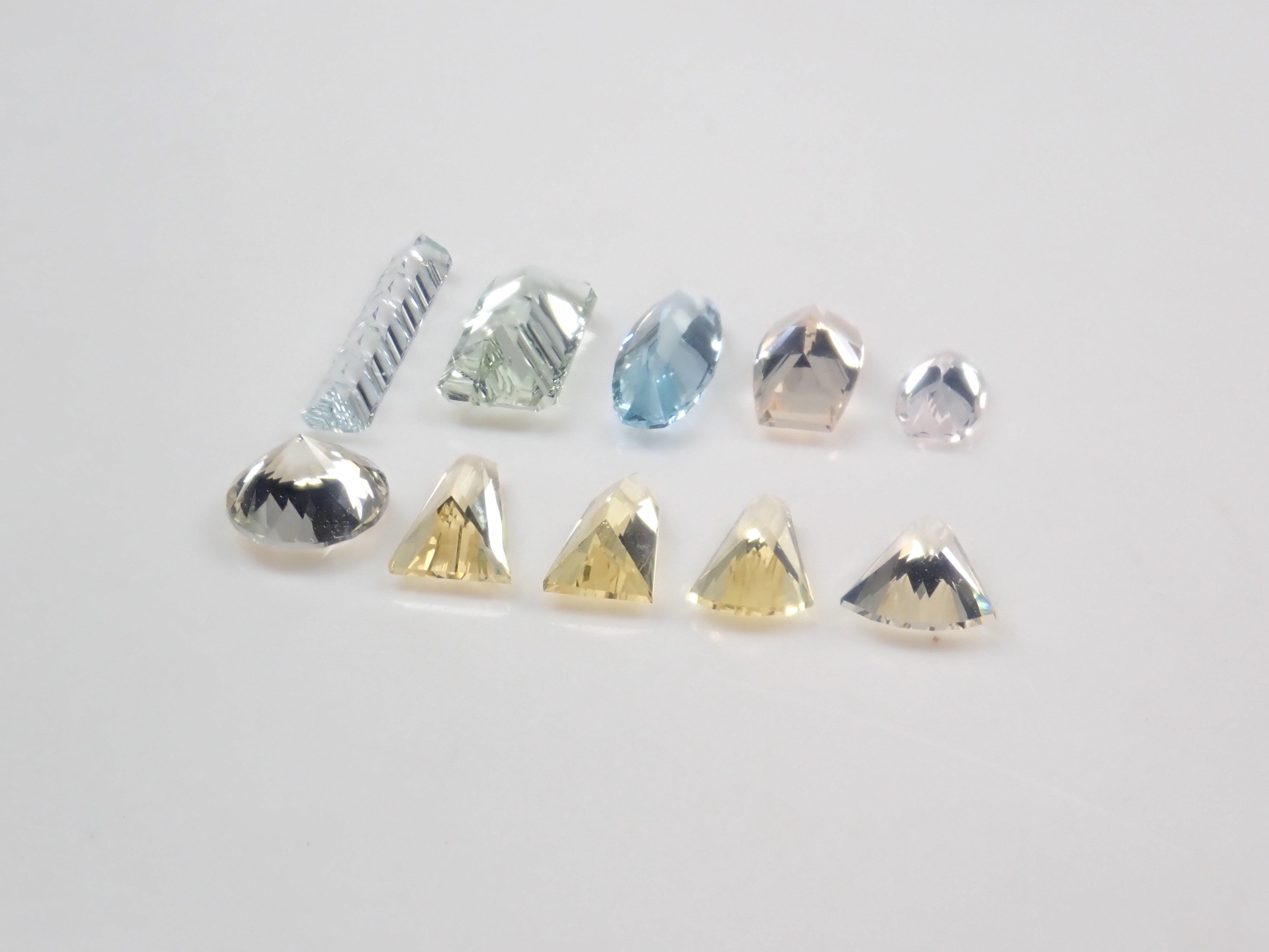 【1/3 22時販売】《限定13石》ベリルガチャ（甲州貴石切子のアクアマリン・ボルテックスカット含む）1石ルース《複数購入割引有》