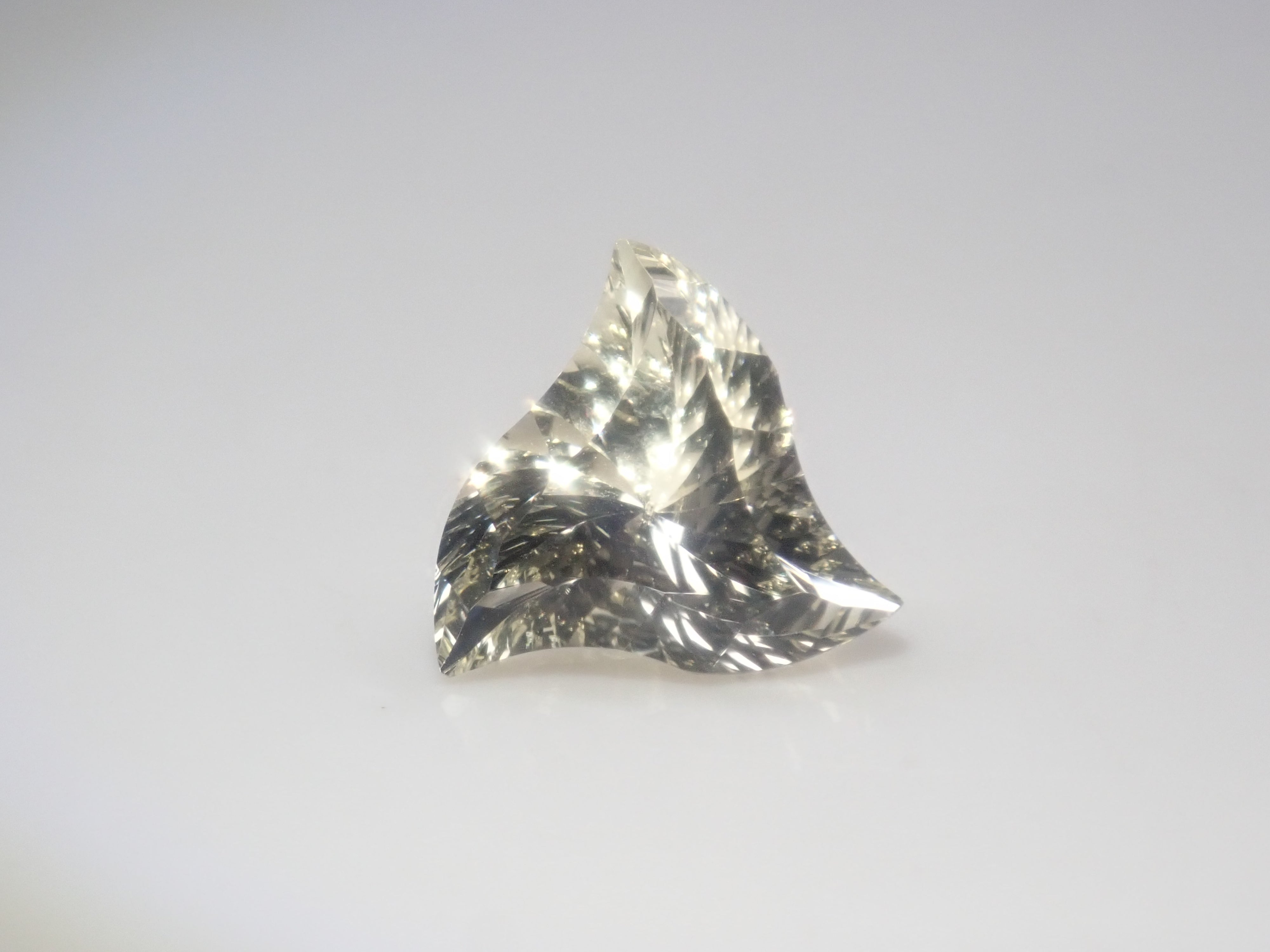 【1/3 22時販売】《限定13石》ベリルガチャ（甲州貴石切子のアクアマリン・ボルテックスカット含む）1石ルース《複数購入割引有》