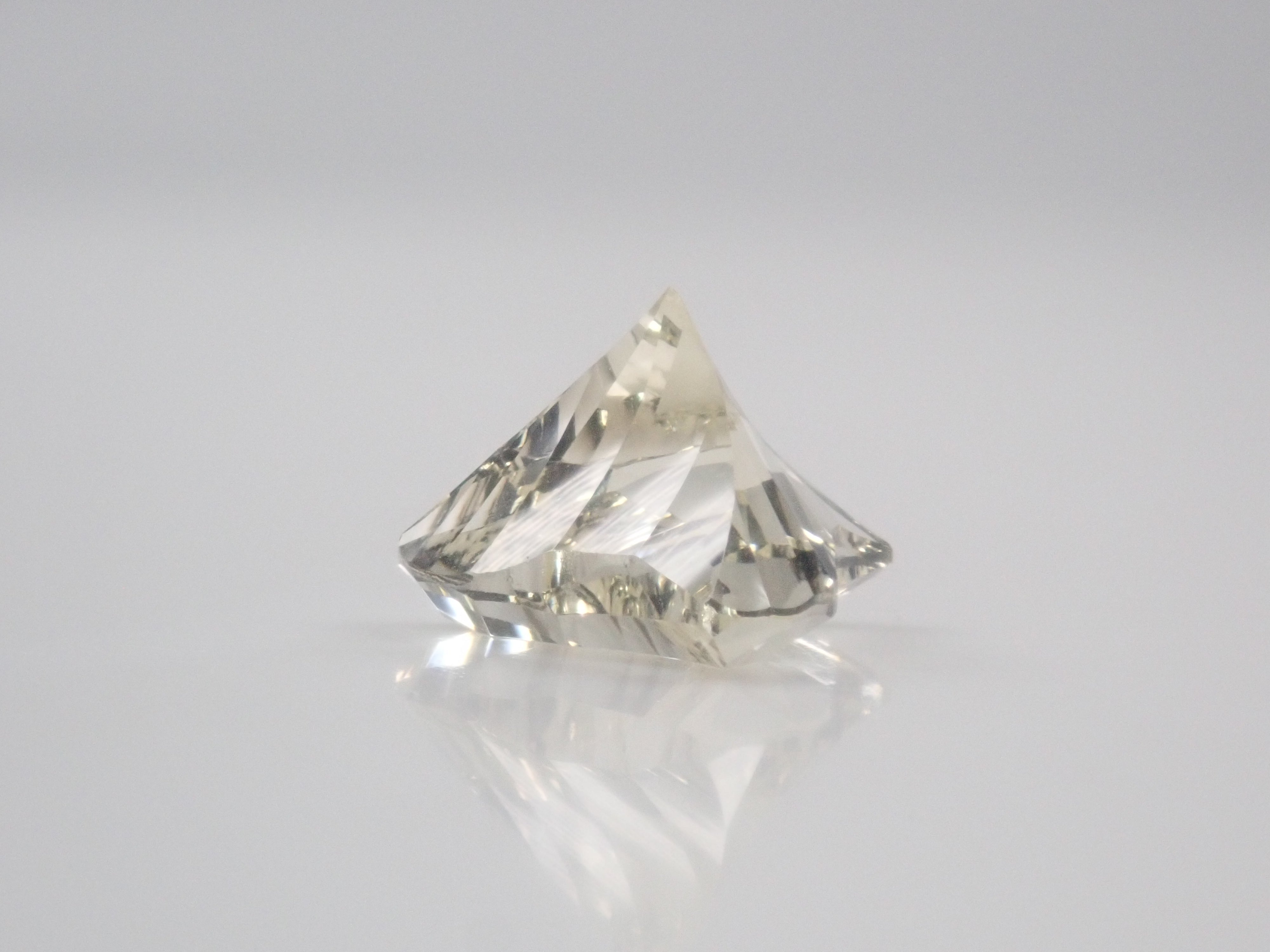 【1/3 22時販売】《限定13石》ベリルガチャ（甲州貴石切子のアクアマリン・ボルテックスカット含む）1石ルース《複数購入割引有》