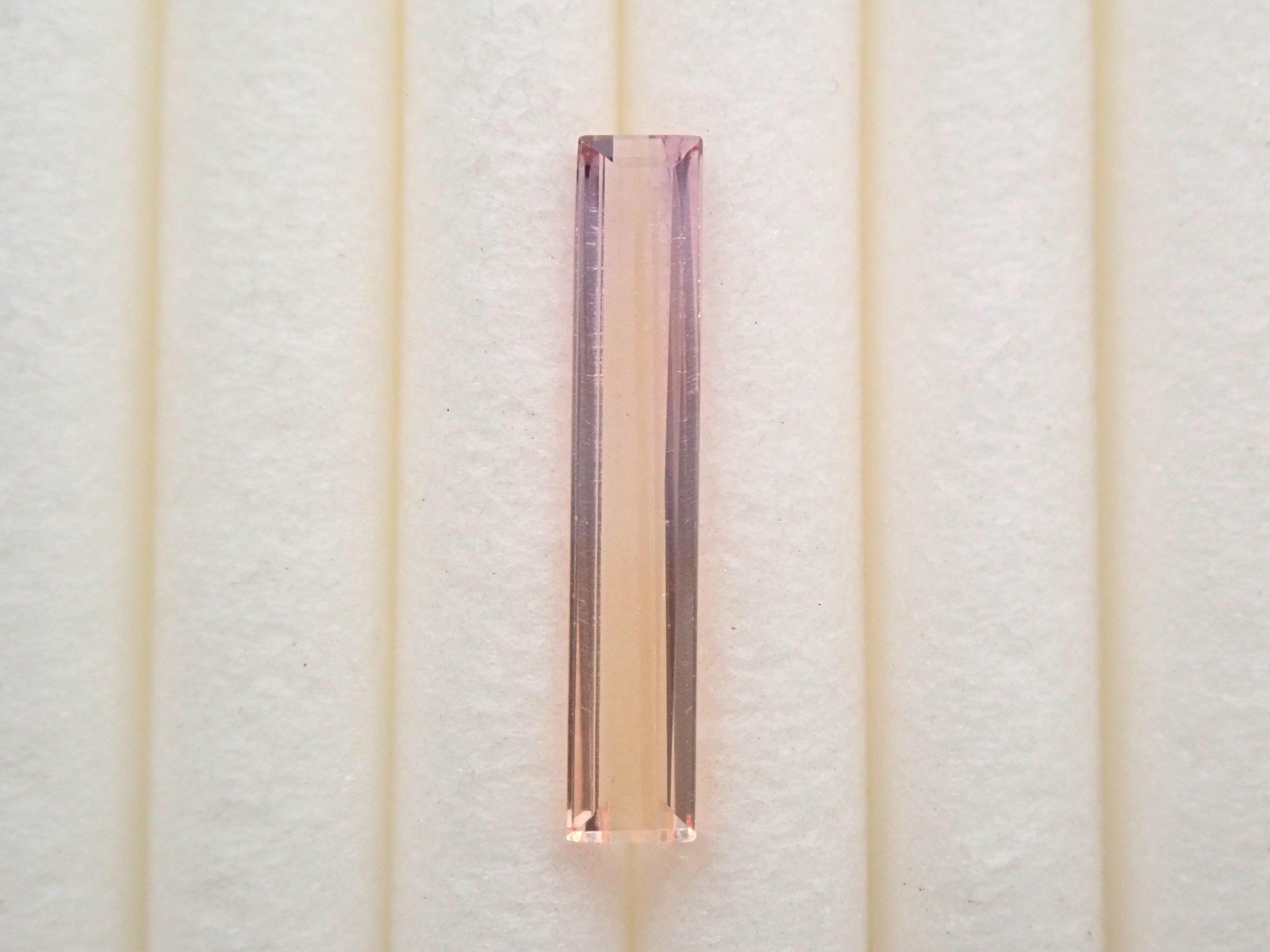 Bicolor imperial topaz 1.009ct loose