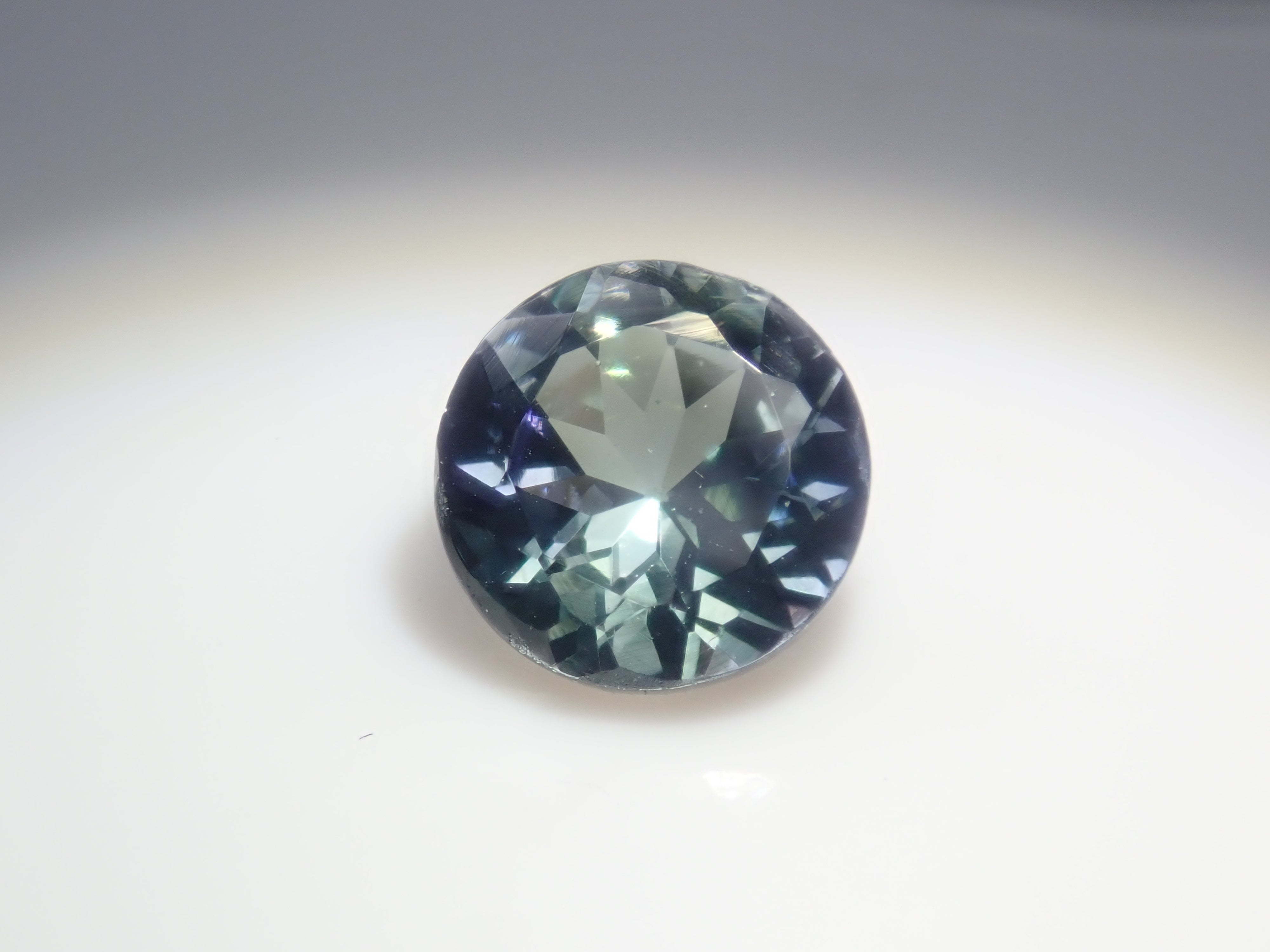 【1/10 22時販売】《限定5石》ゾイサイトガチャ全石鑑別書付き（ピンクゾイサイト、イエローゾイサイト、グリーンゾイサイト、タンザナイト含む,5mm）《複数購入割引有》