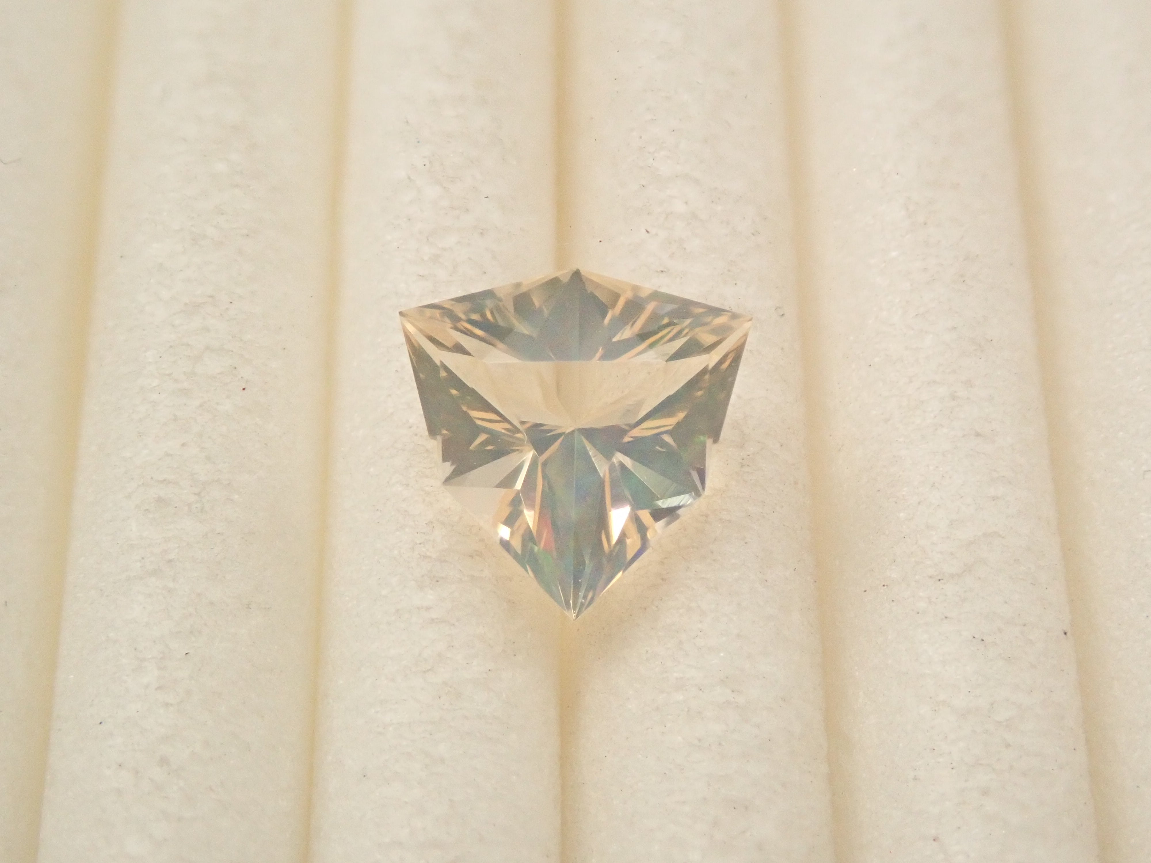 [12561478] Fire Opal (Faceted Cut) 0.401ct Loose Stone