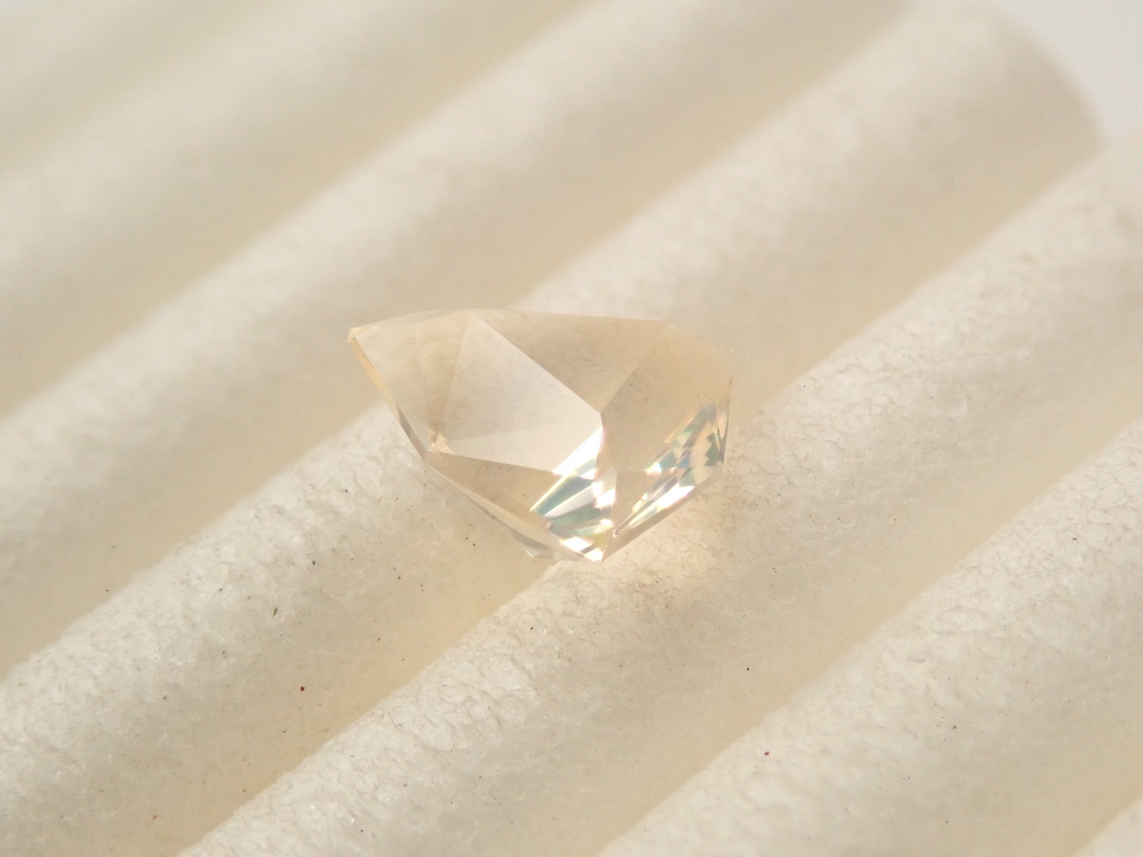 [12561478] Fire Opal (Faceted Cut) 0.401ct Loose Stone