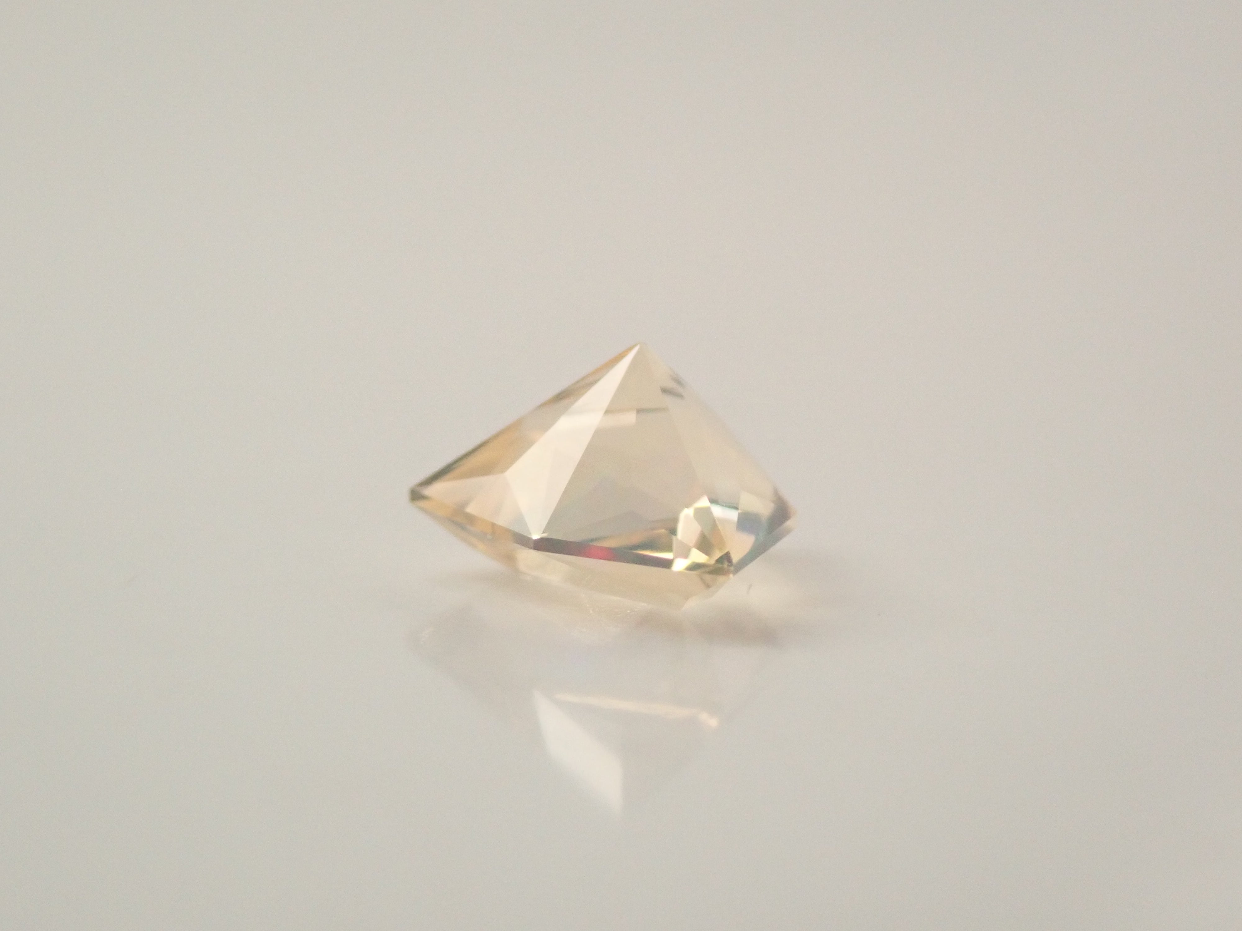 [12561478] Fire Opal (Faceted Cut) 0.401ct Loose Stone