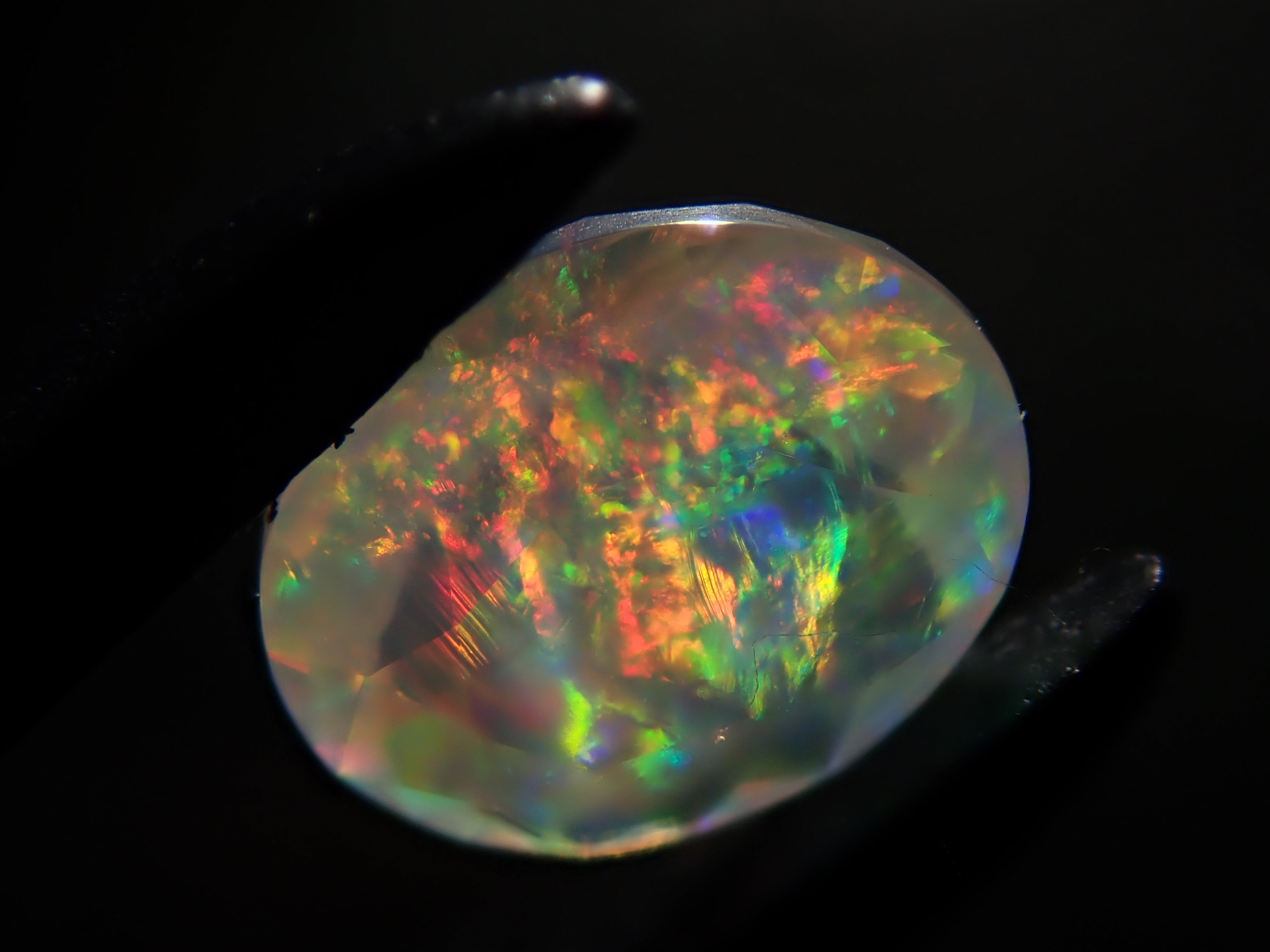 [12561479] Opal (faceted cut) 0.261ct loose stone