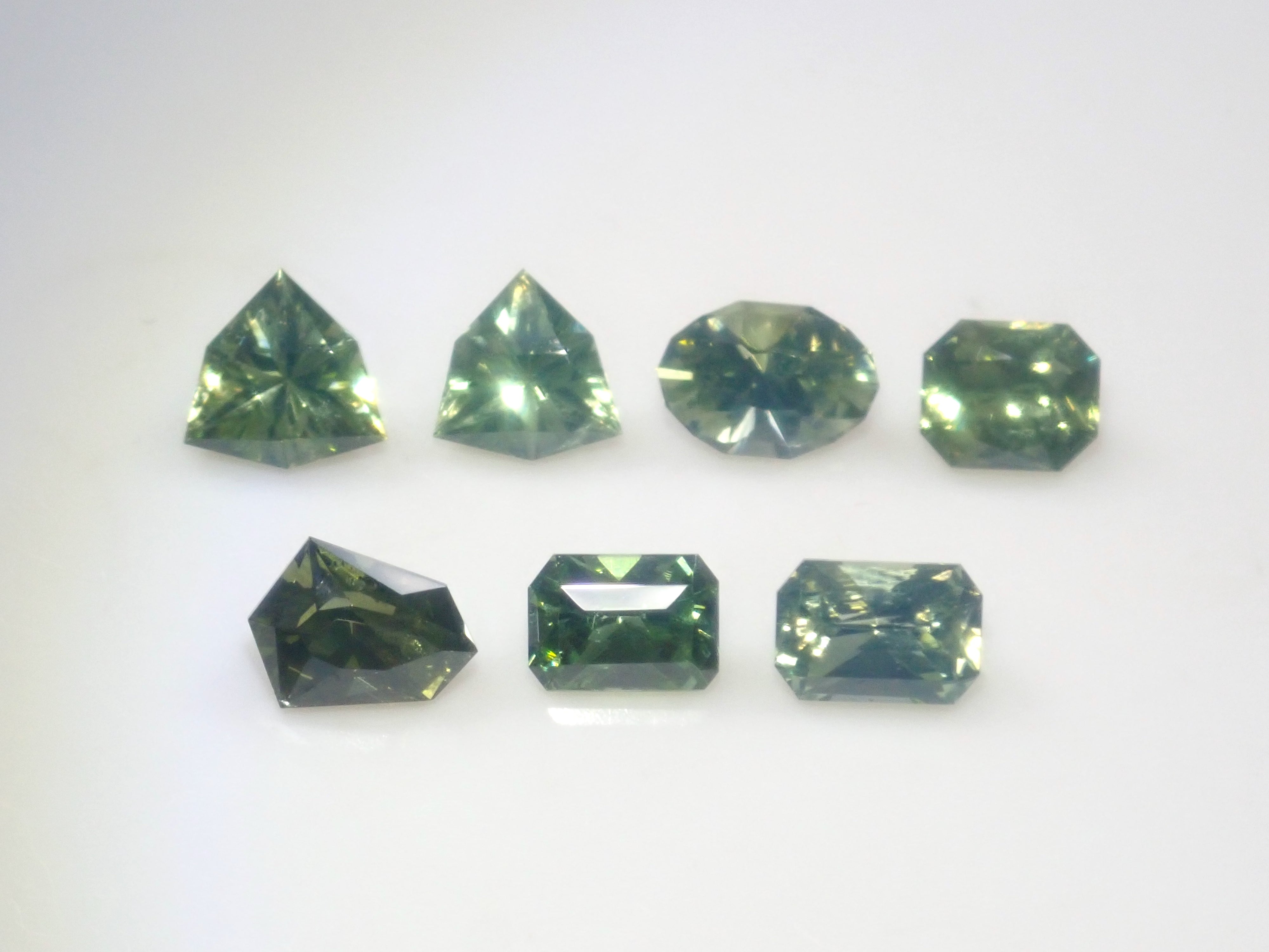 【1/9 22時販売】《限定7石》スリランカ産グリーンジルコン（特殊カット、シルキータイプ含む）《複数購入割引有》