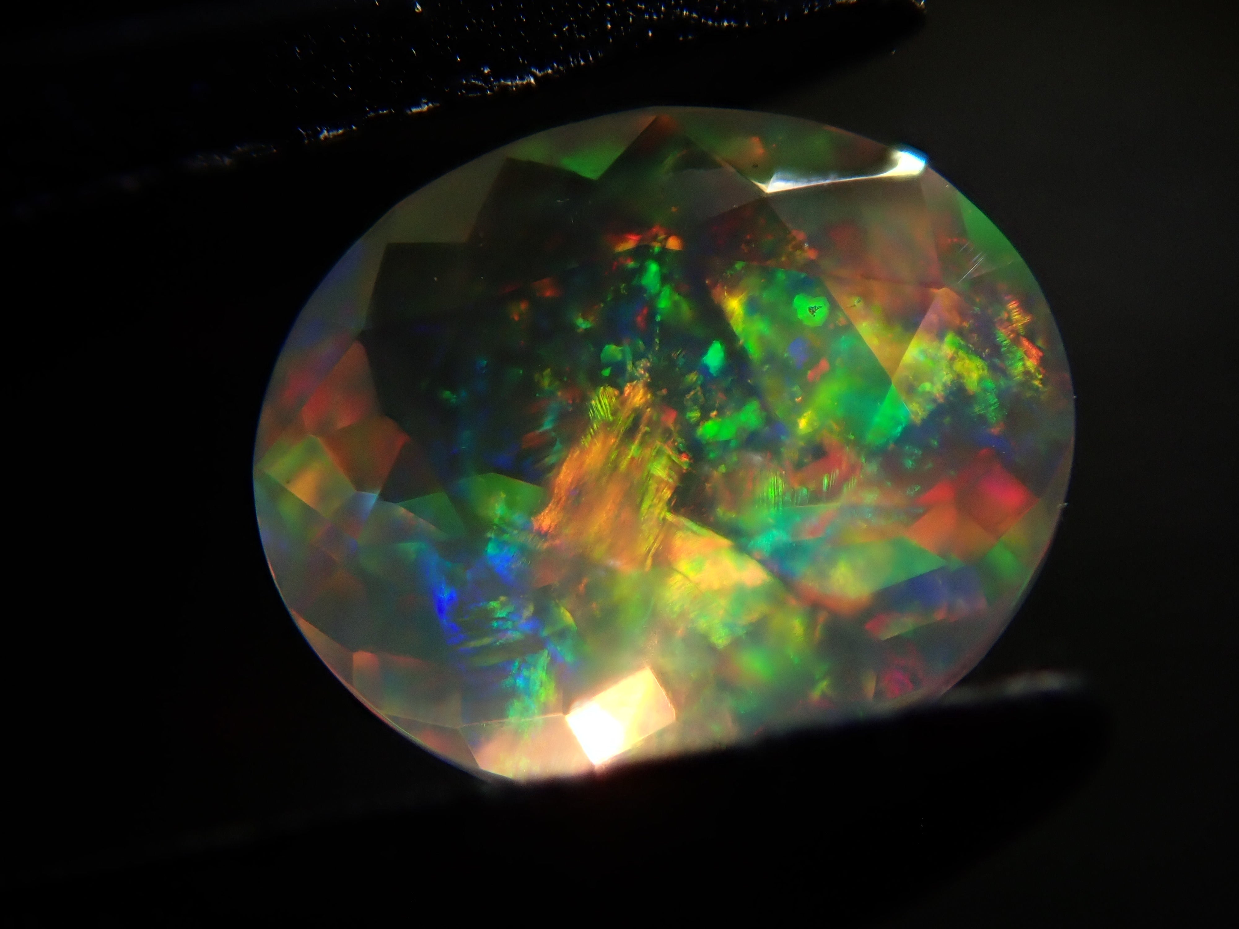 [12561479] Opal (faceted cut) 0.261ct loose stone