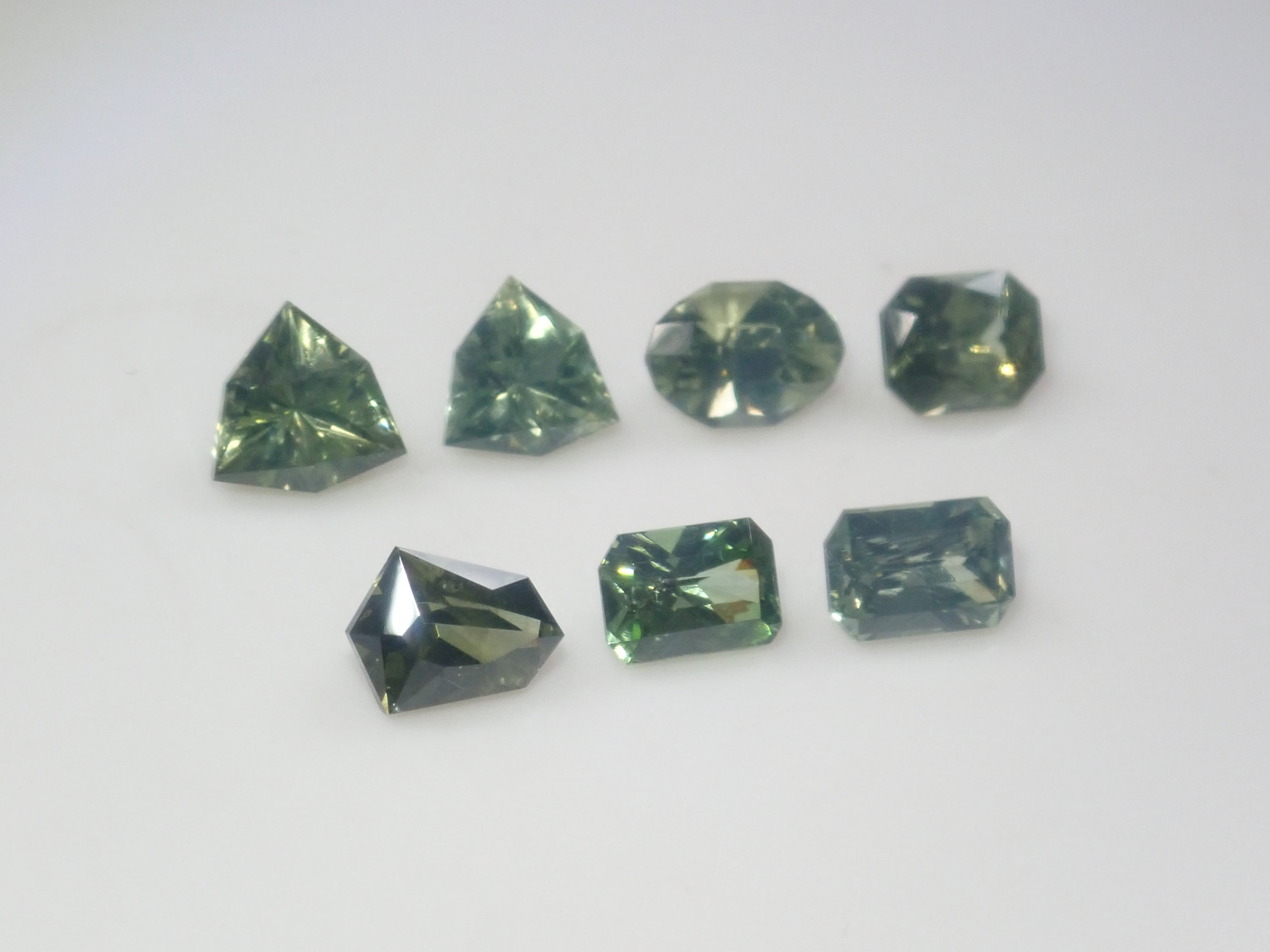 【1/9 22時販売】《限定7石》スリランカ産グリーンジルコン（特殊カット、シルキータイプ含む）《複数購入割引有》