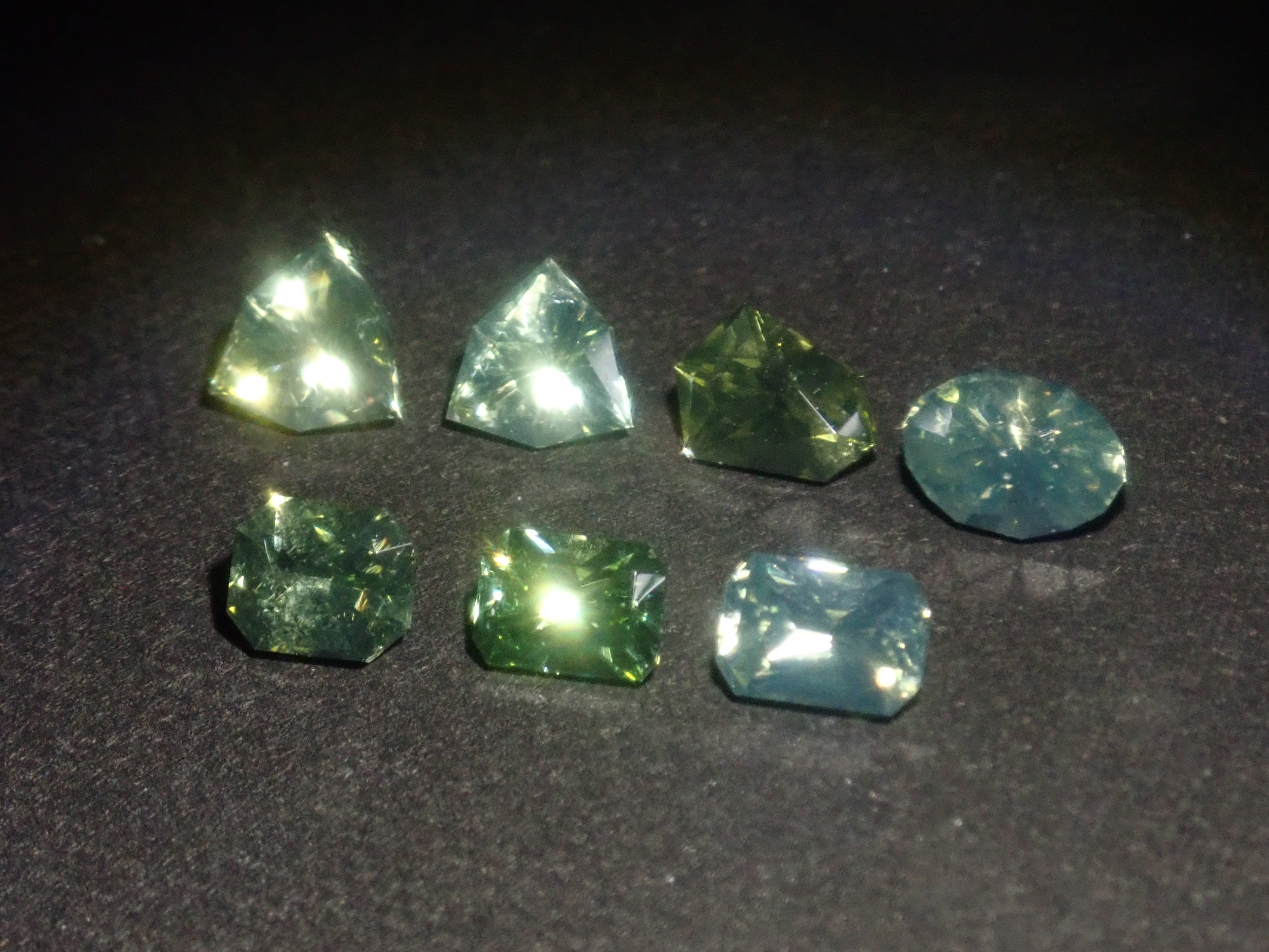 【1/9 22時販売】《限定7石》スリランカ産グリーンジルコン（特殊カット、シルキータイプ含む）《複数購入割引有》