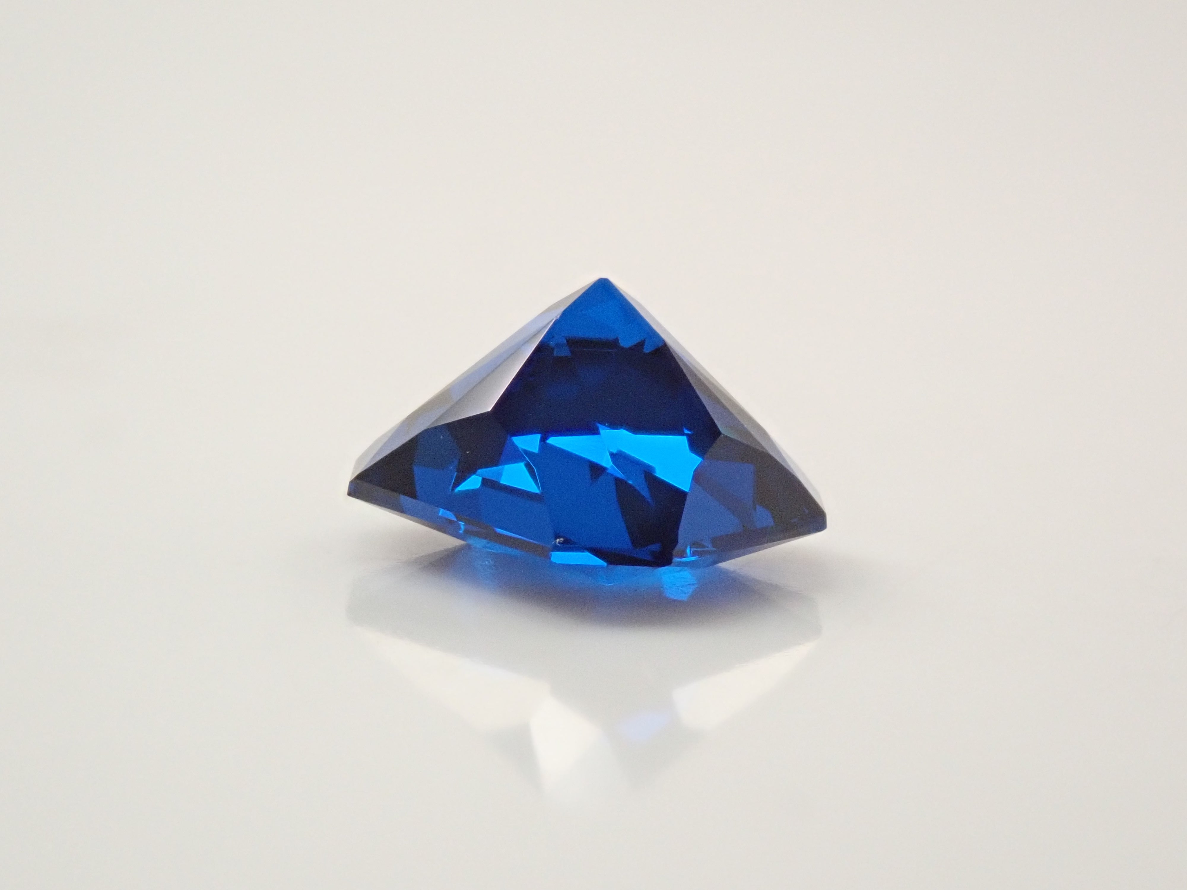 [12561446] Synthetic Cobalt Spinel 1.886ct Loose Stone