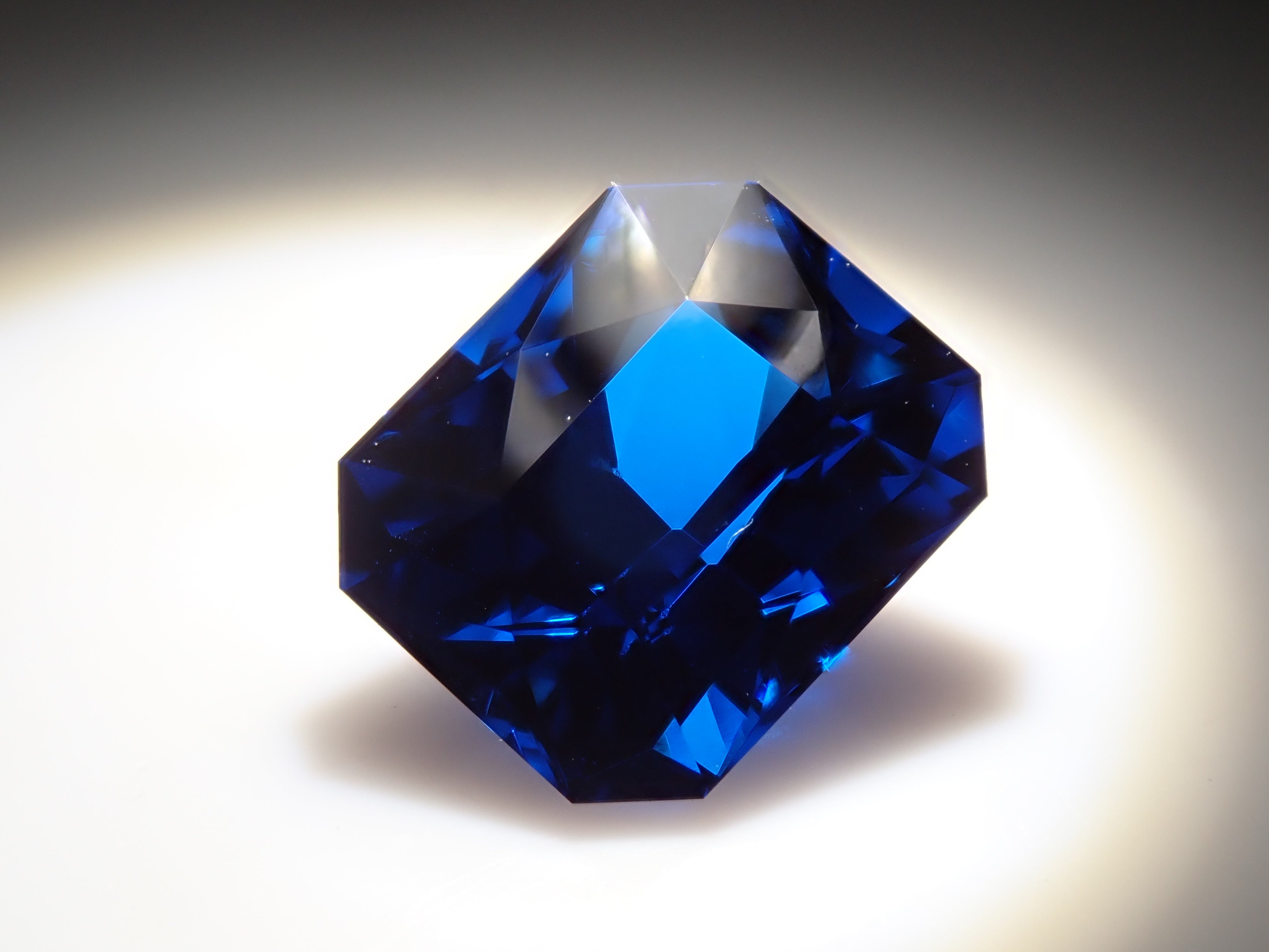 [12561446] Synthetic Cobalt Spinel 1.886ct Loose Stone