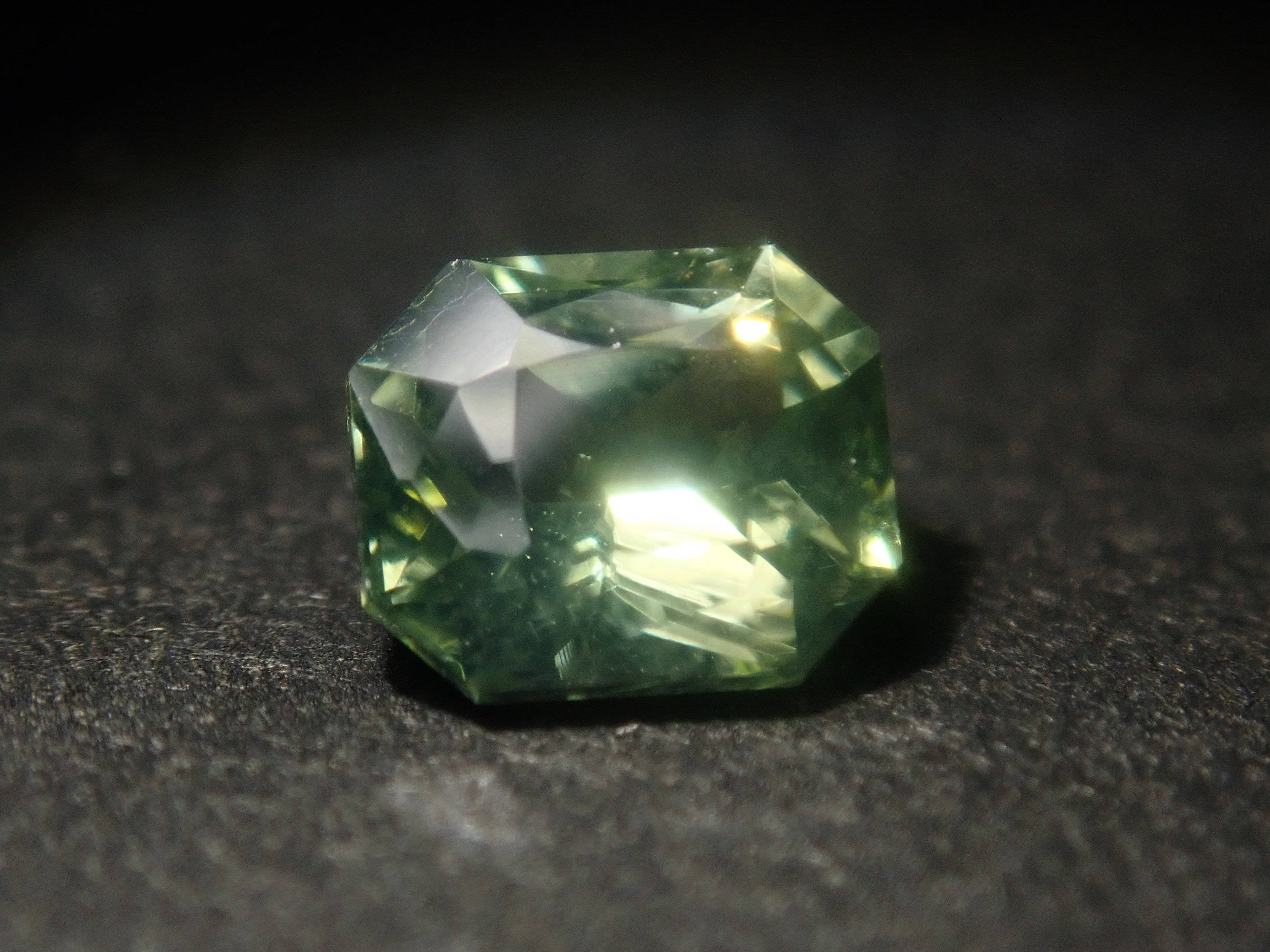 【1/9 22時販売】《限定7石》スリランカ産グリーンジルコン（特殊カット、シルキータイプ含む）《複数購入割引有》