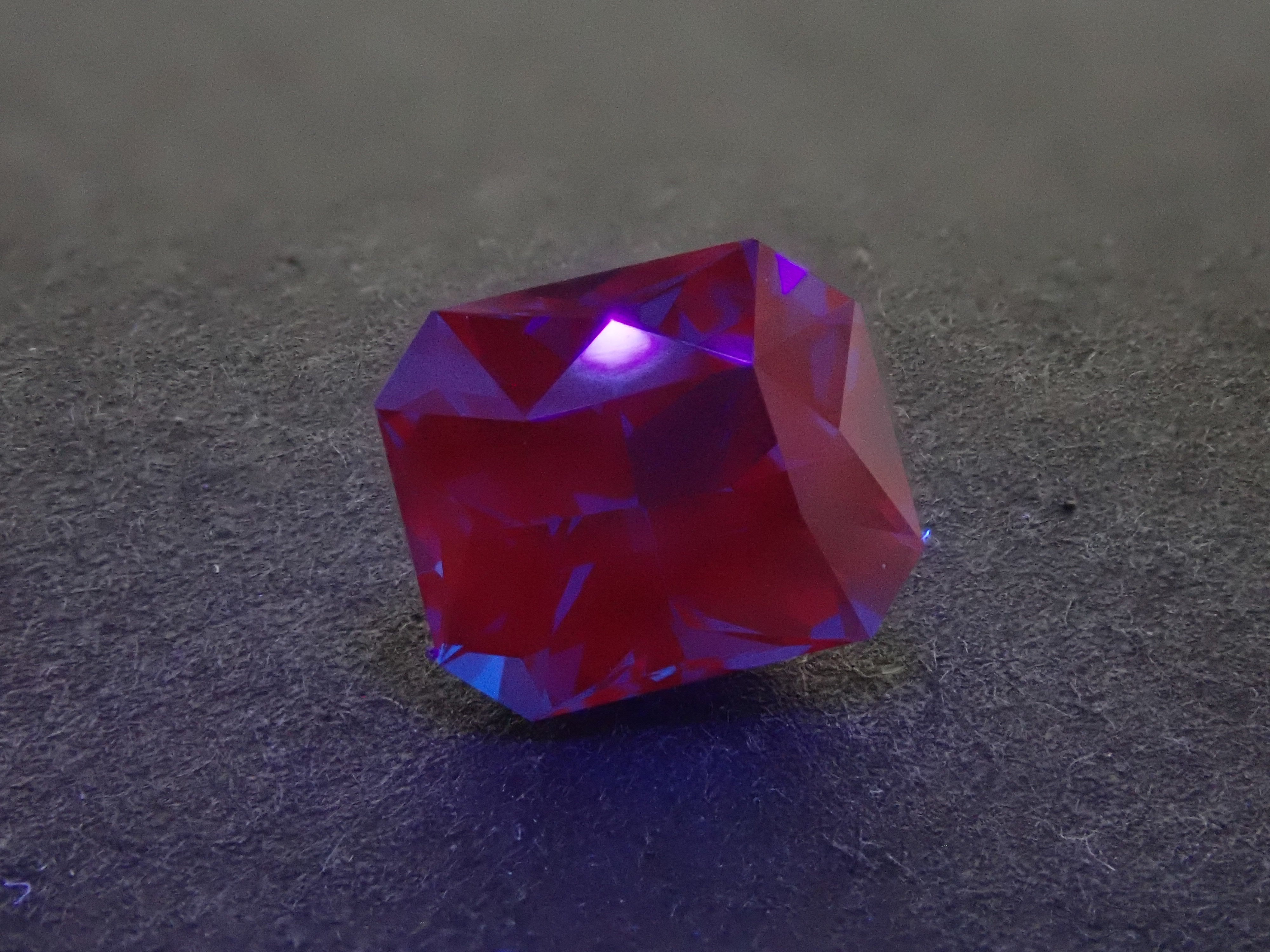 [12561446] Synthetic Cobalt Spinel 1.886ct Loose Stone