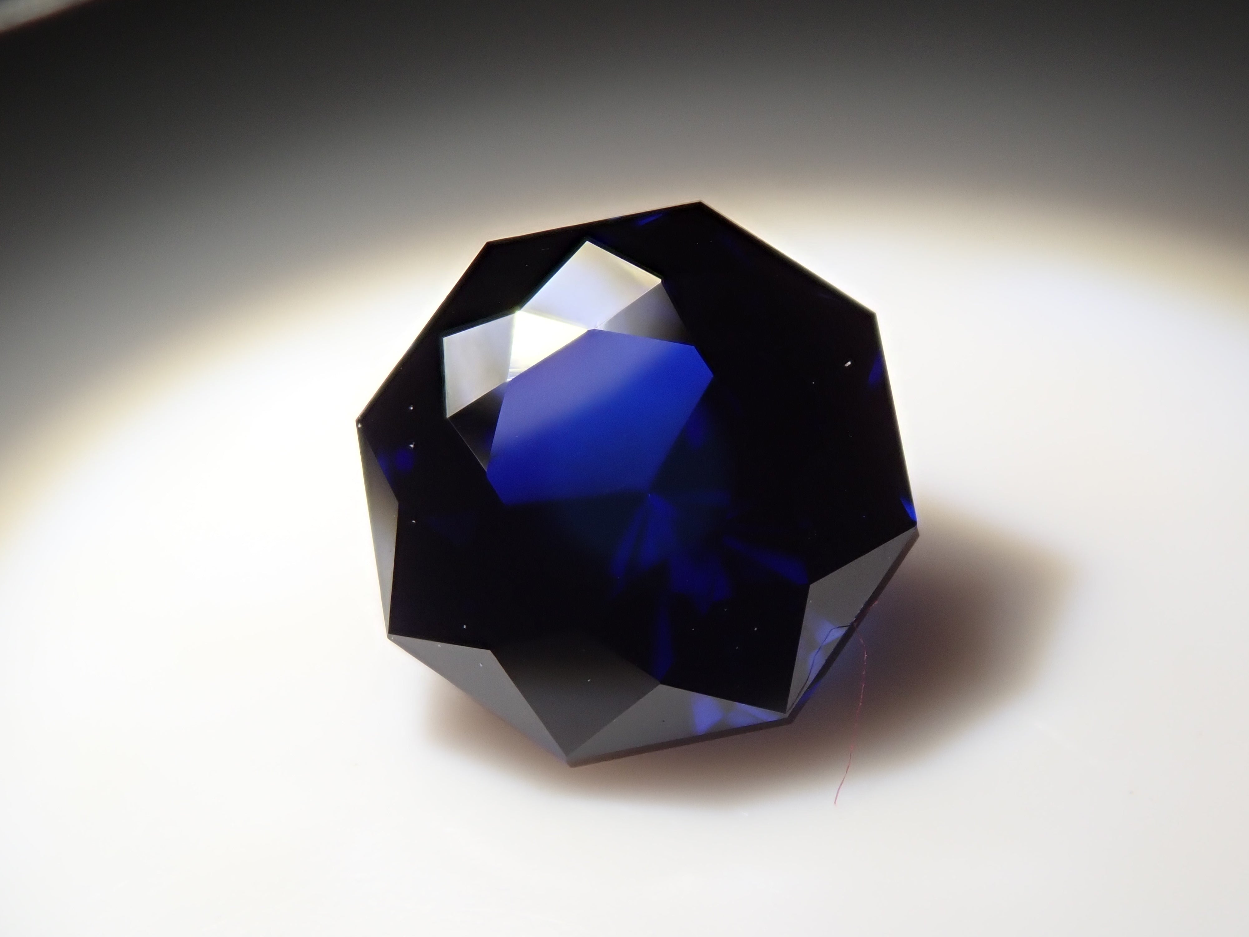 [12561449] Synthetic sapphire 2.077ct loose stone