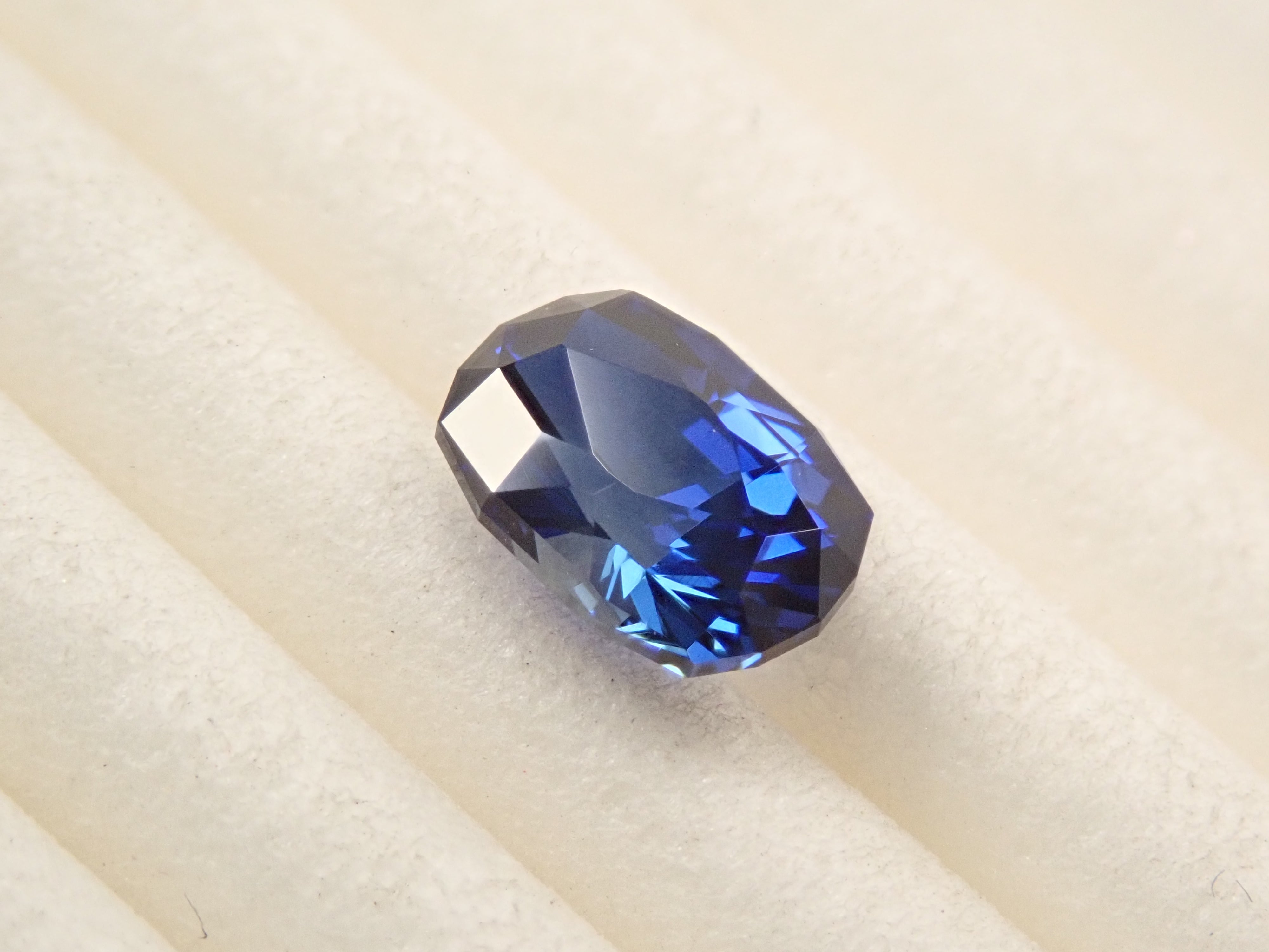 [12561450] Synthetic sapphire 0.879ct loose stone