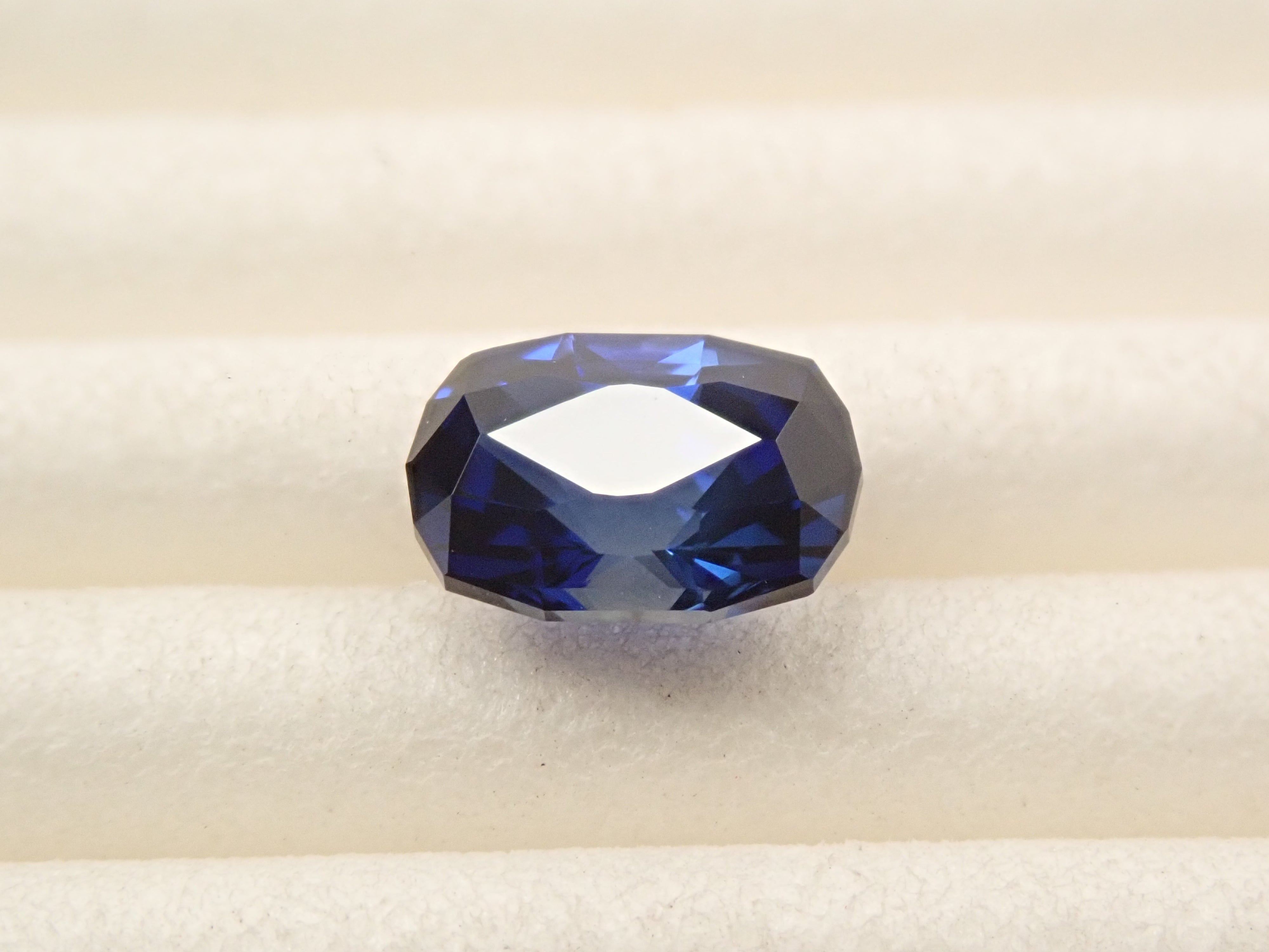 [12561450] Synthetic sapphire 0.879ct loose stone