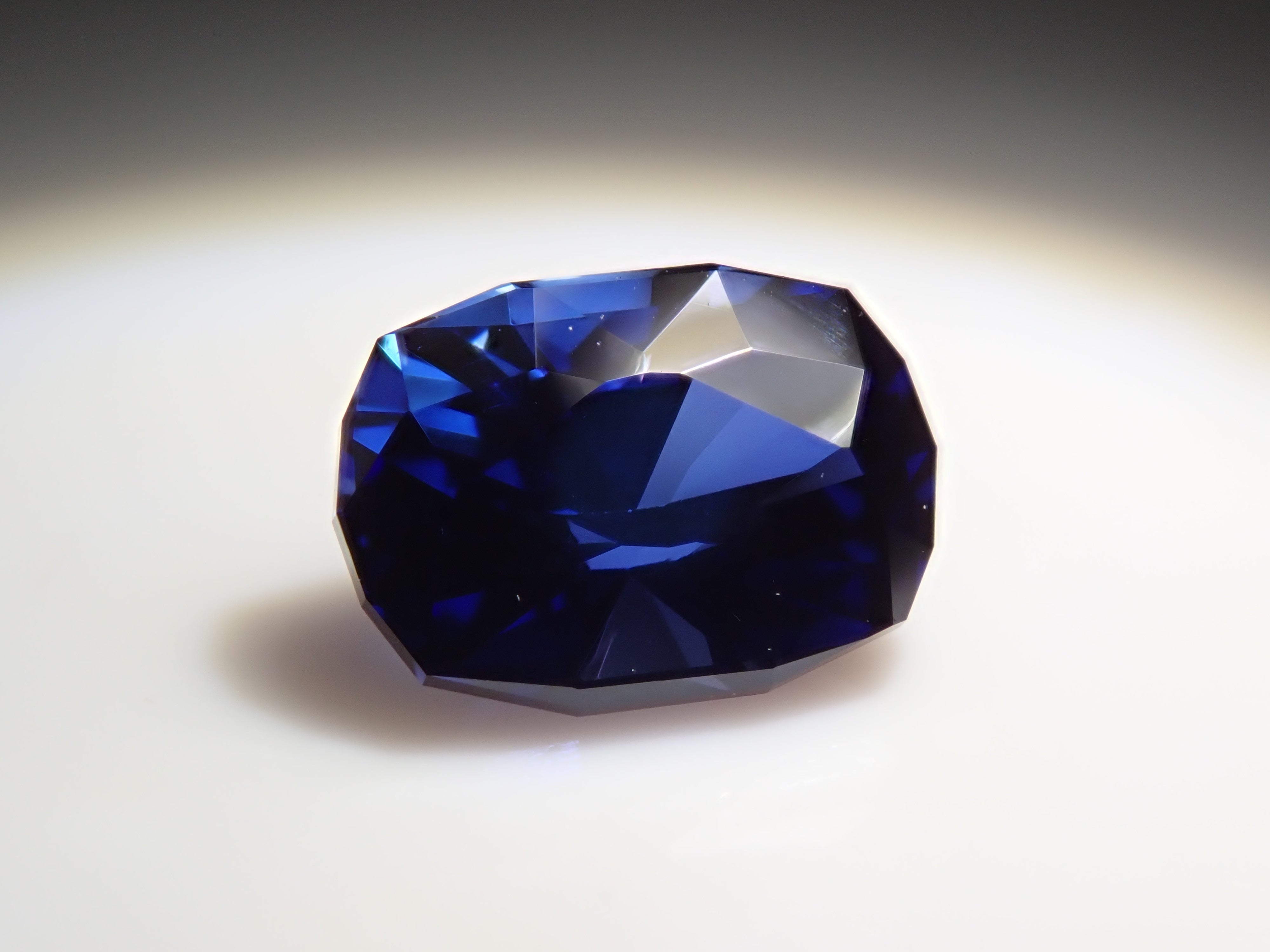 [12561450] Synthetic sapphire 0.879ct loose stone