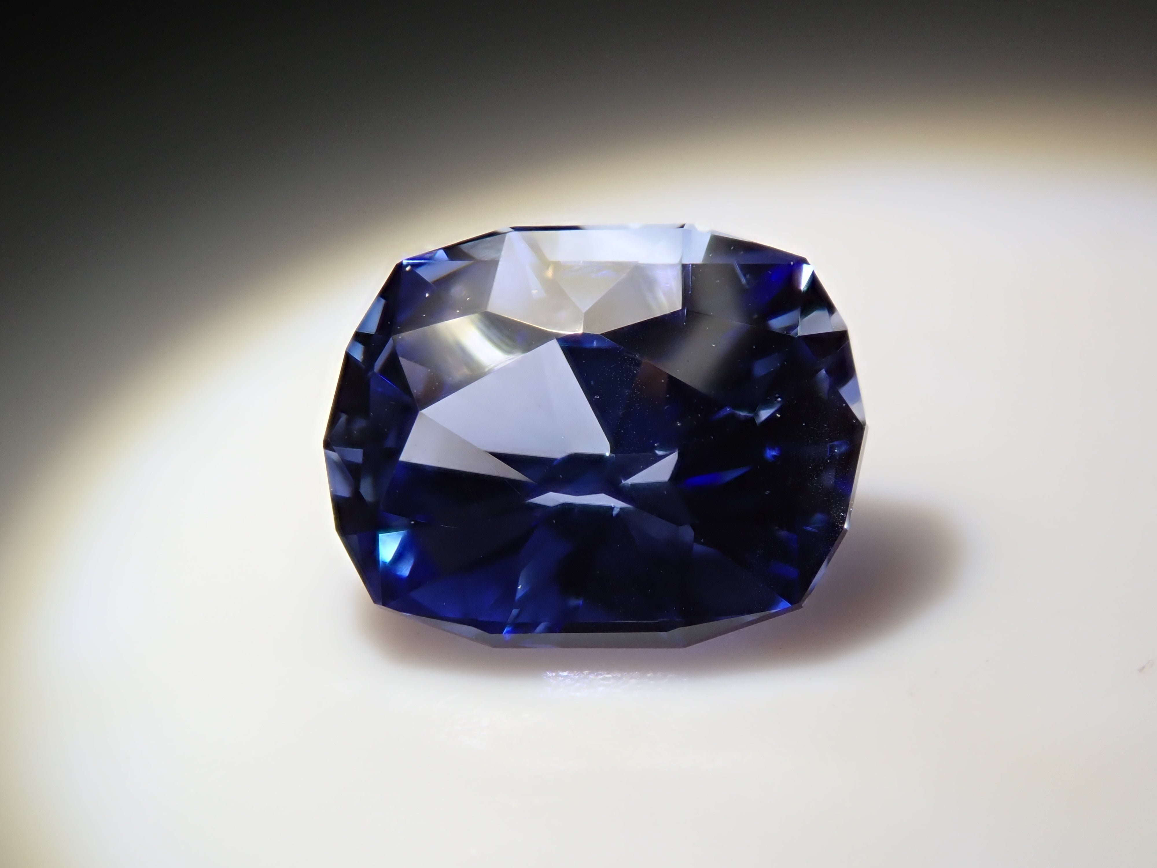 [12561451] 合成藍寶石 1.547克拉裸石