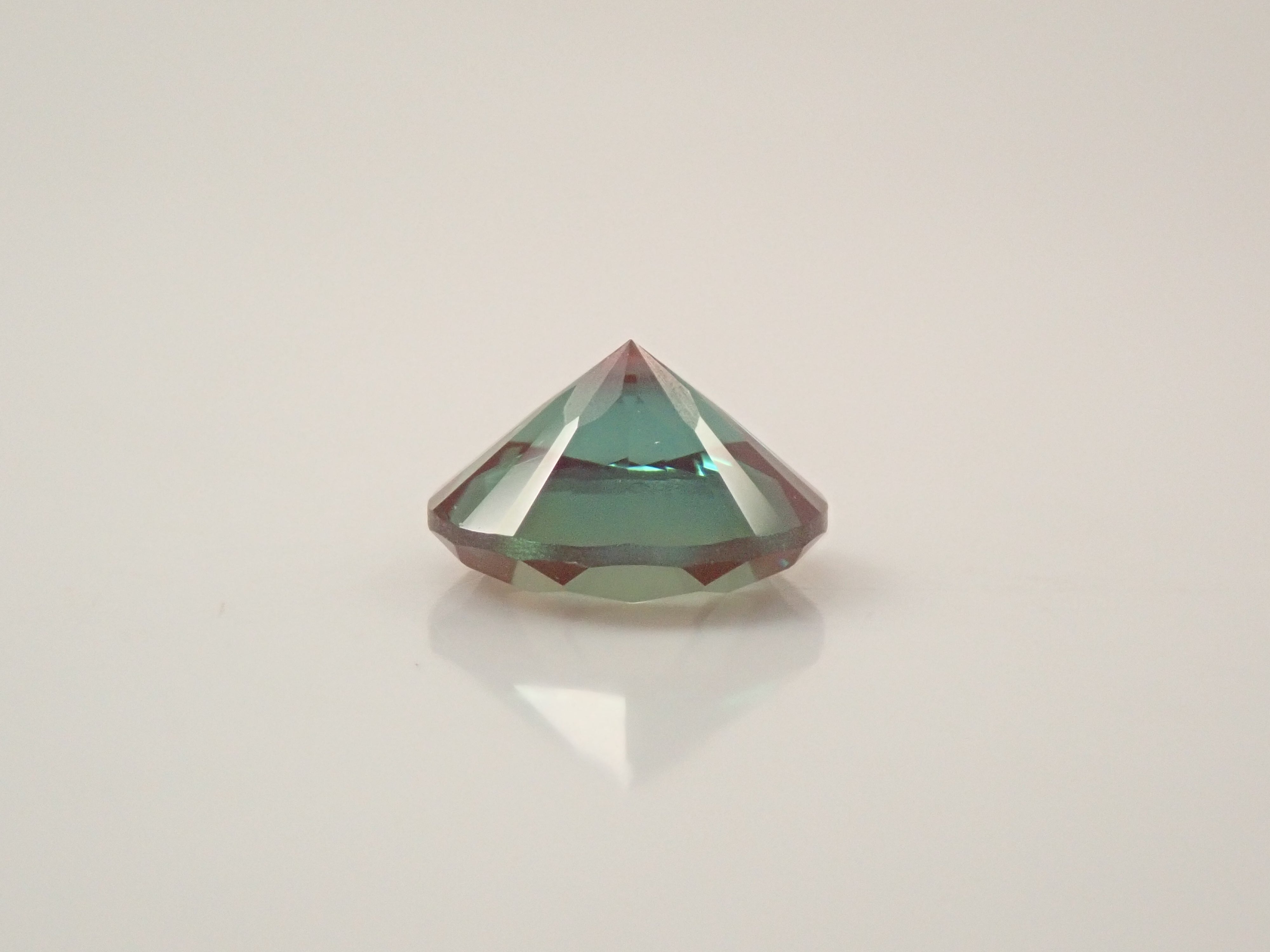 さくらインカット】モンゴル産カラーチェンジアンデシン 6.0mm/0.655ct