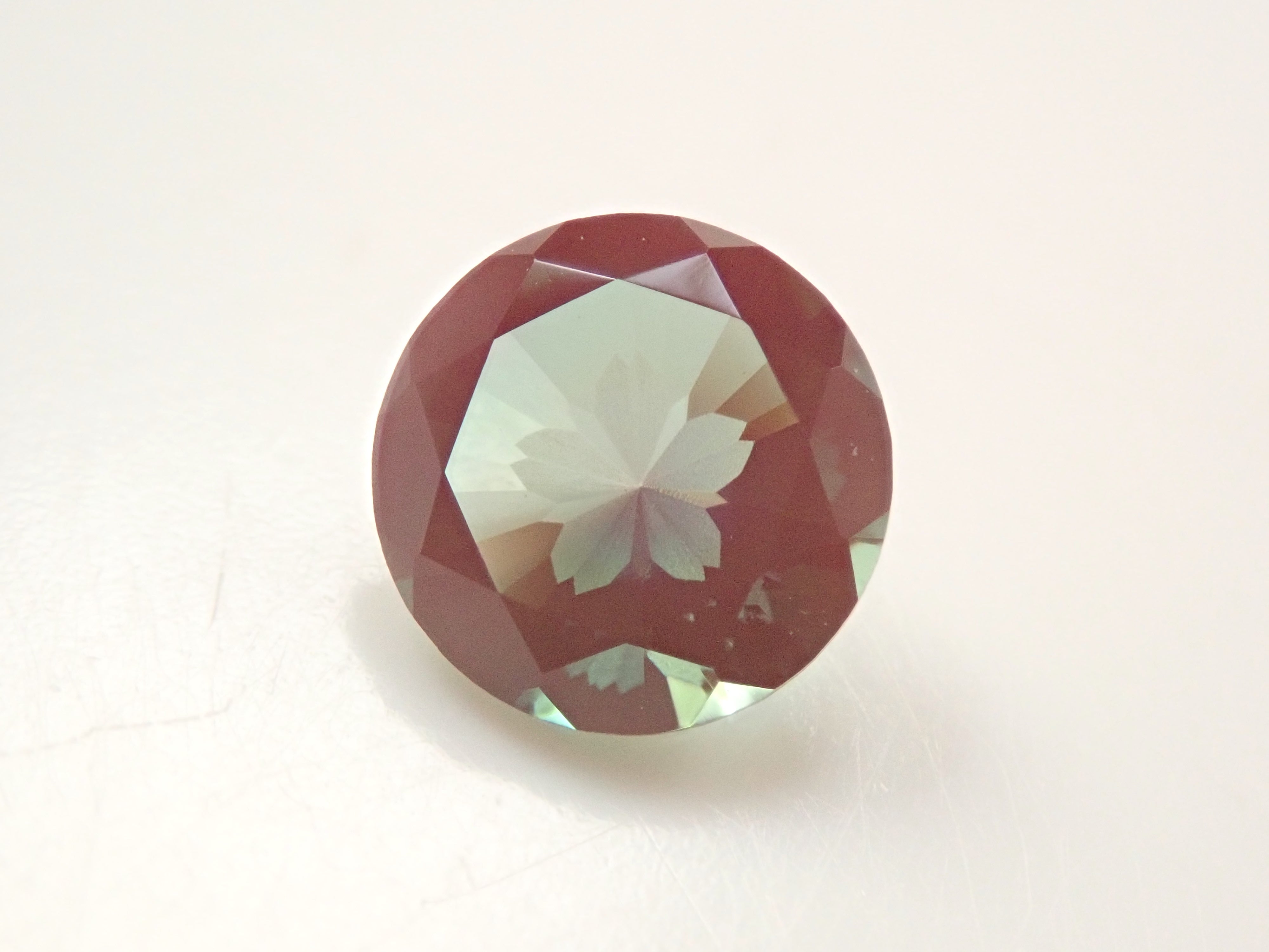 さくらインカット】モンゴル産カラーチェンジアンデシン 6.0mm/0.655ct