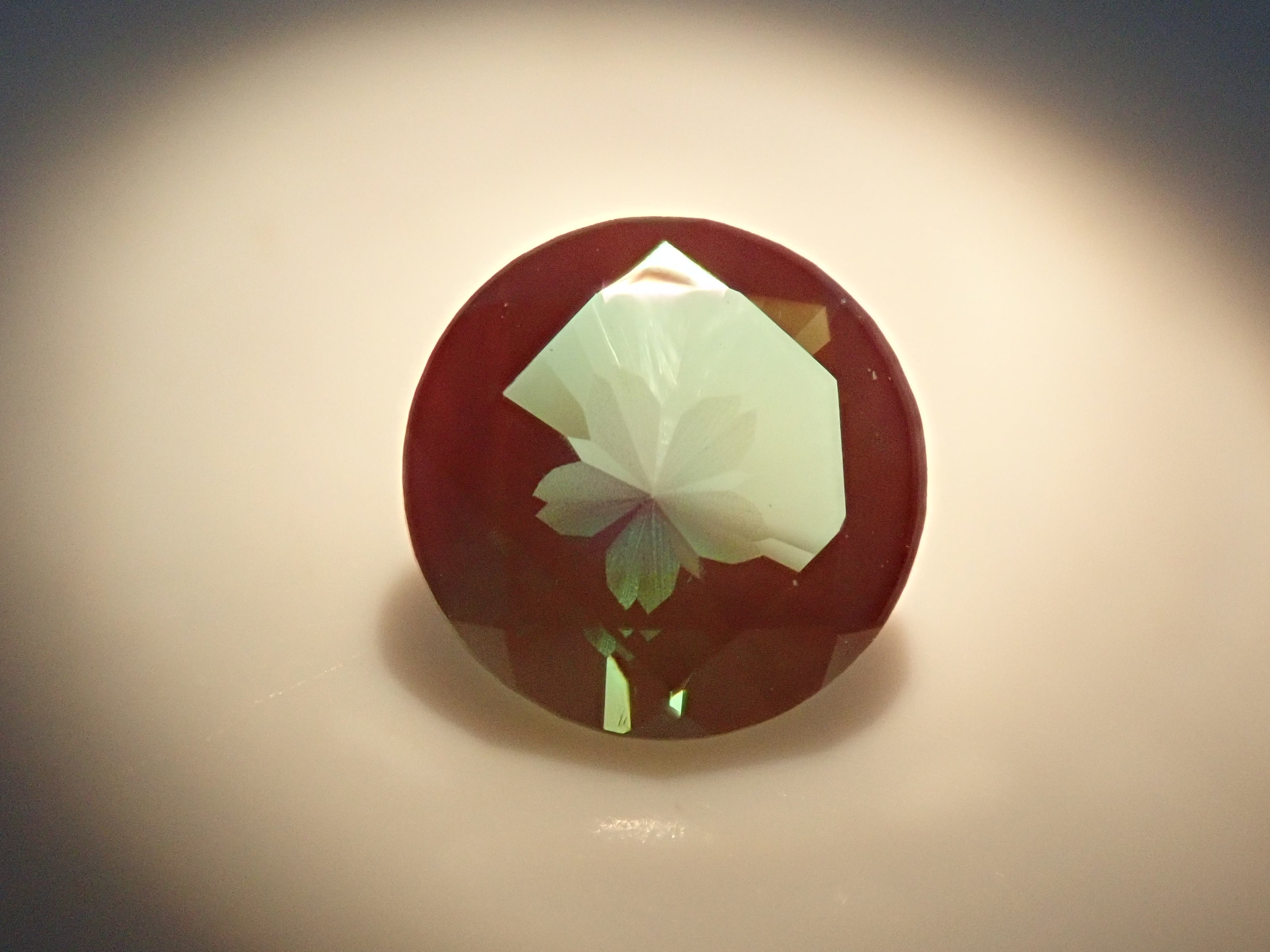 さくらインカット】モンゴル産カラーチェンジアンデシン 6.0mm/0.655ct