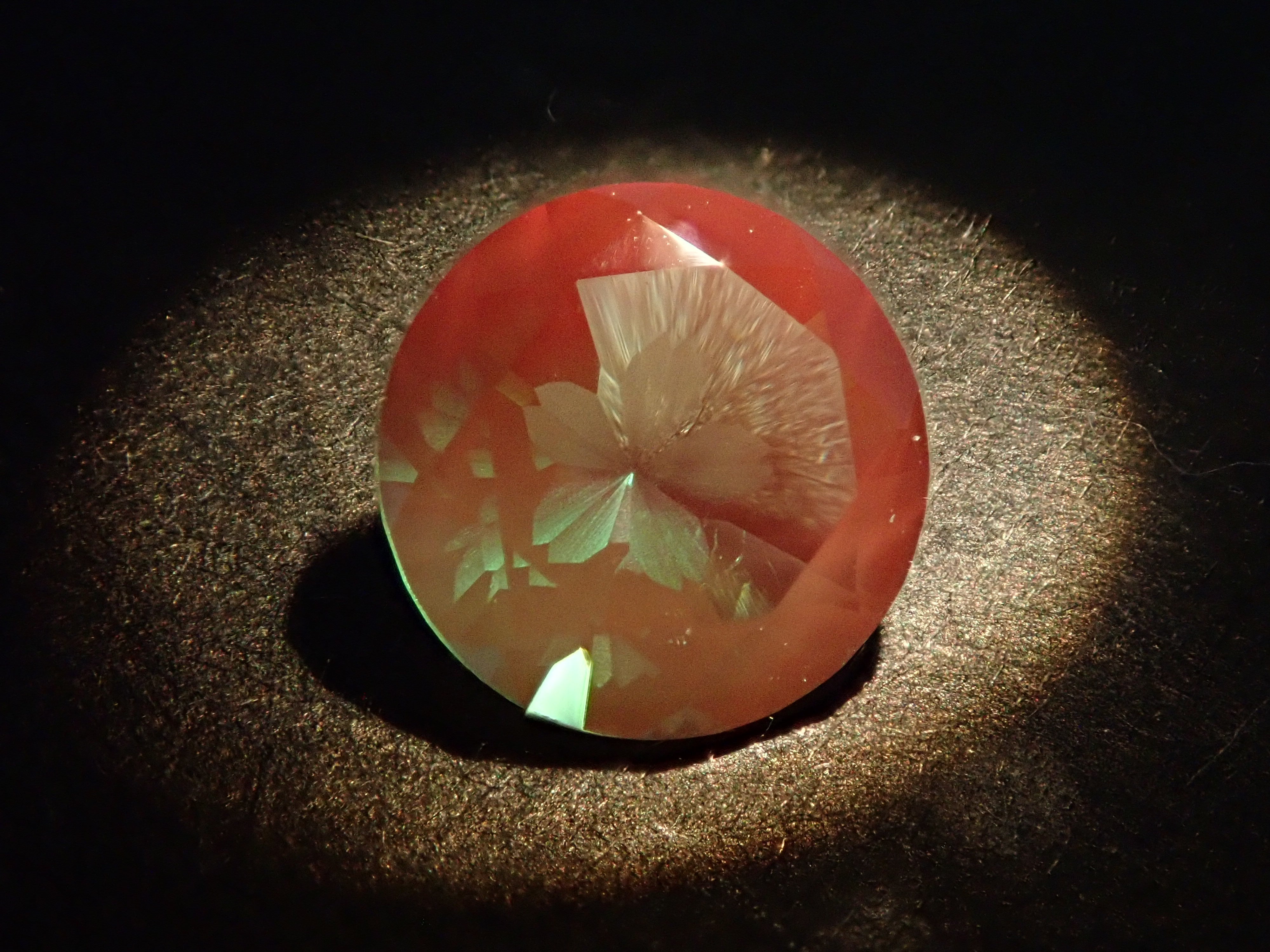 さくらインカット】モンゴル産カラーチェンジアンデシン 6.0mm/0.655ct