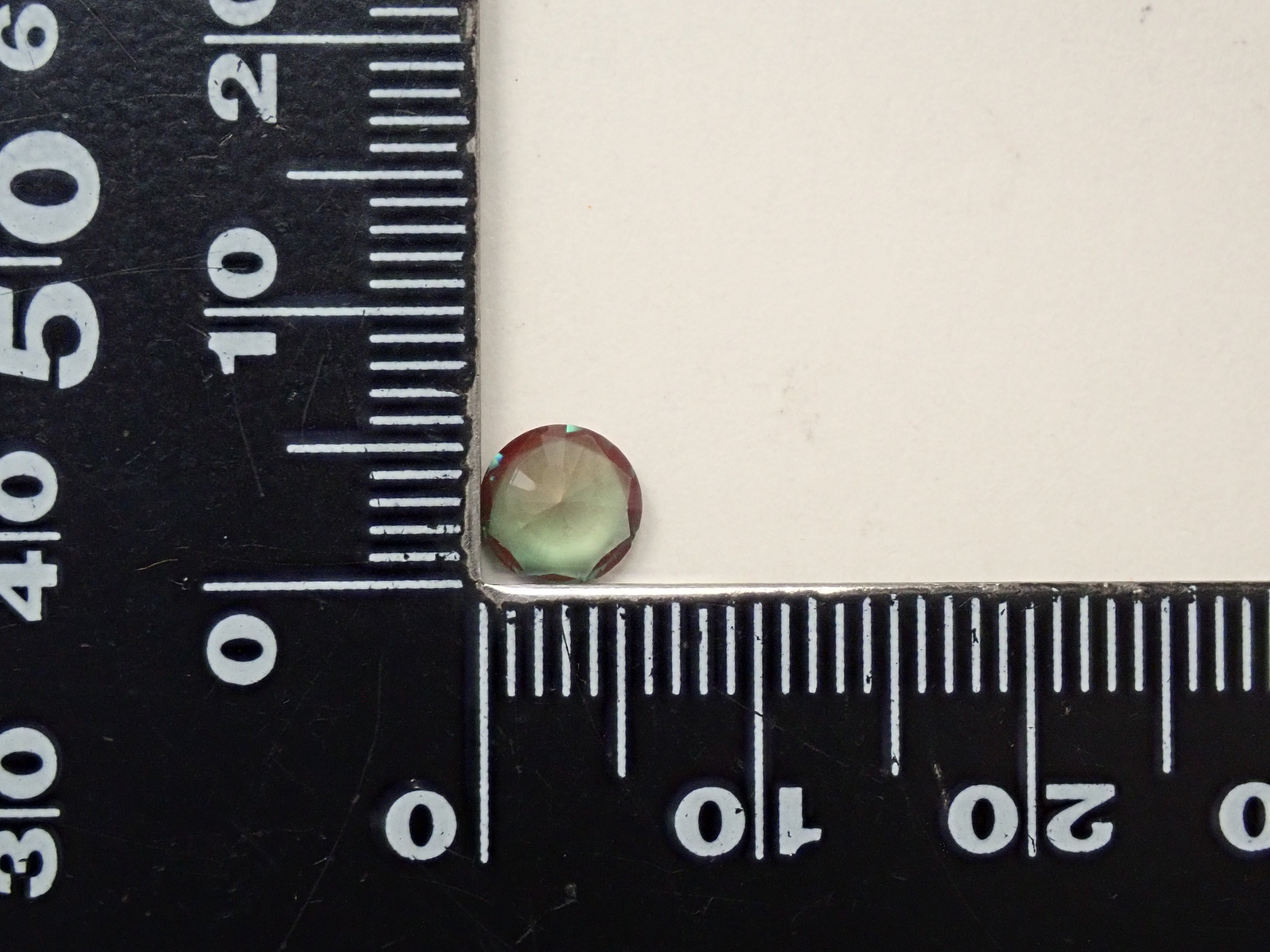 さくらインカット】モンゴル産カラーチェンジアンデシン 6.0mm/0.655ct