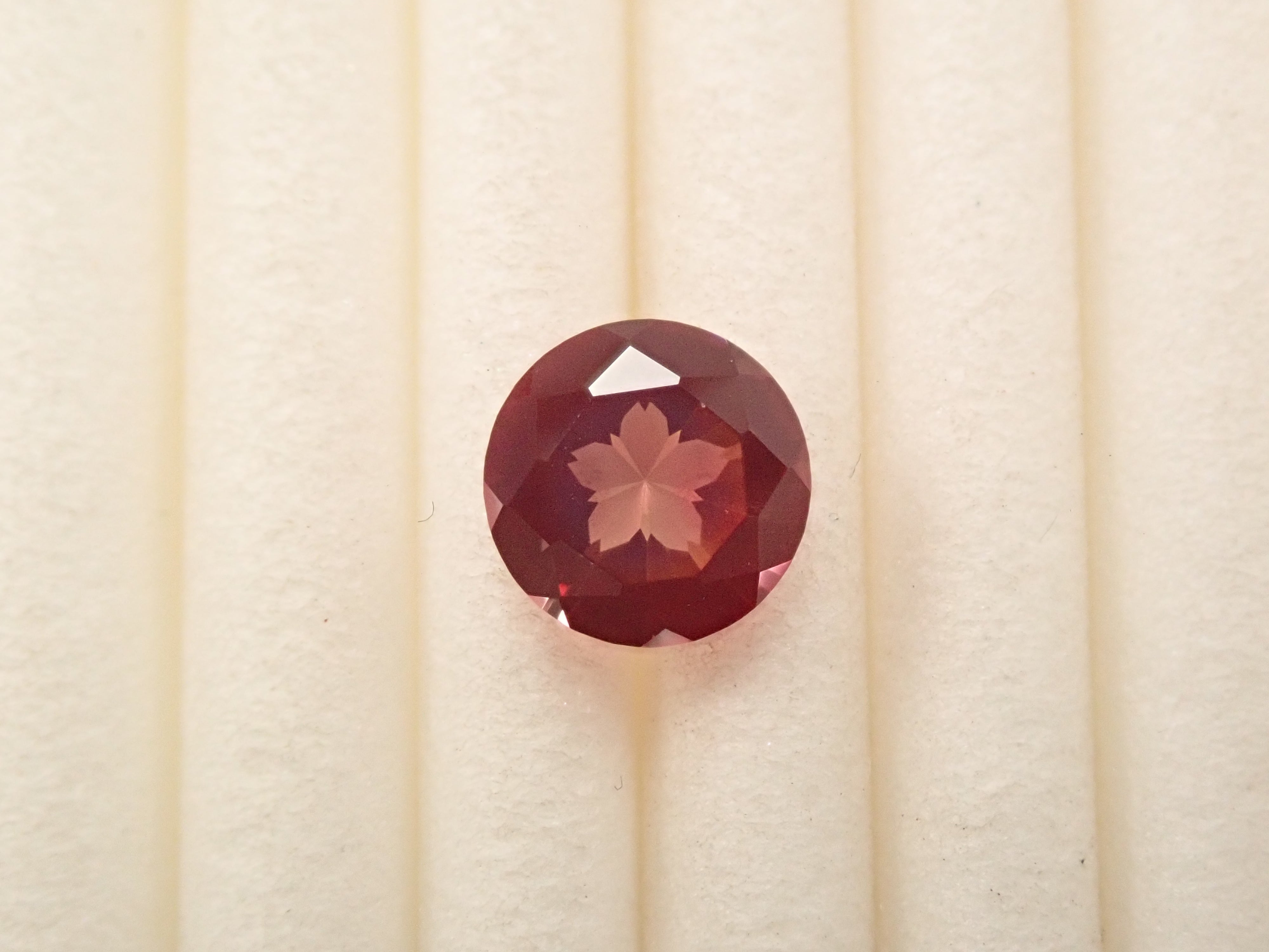 [Lottery Sale 0201_02] [Sakura In-Cut] Tibetan Andesine 6.0mm/0.631ct Loose Stone