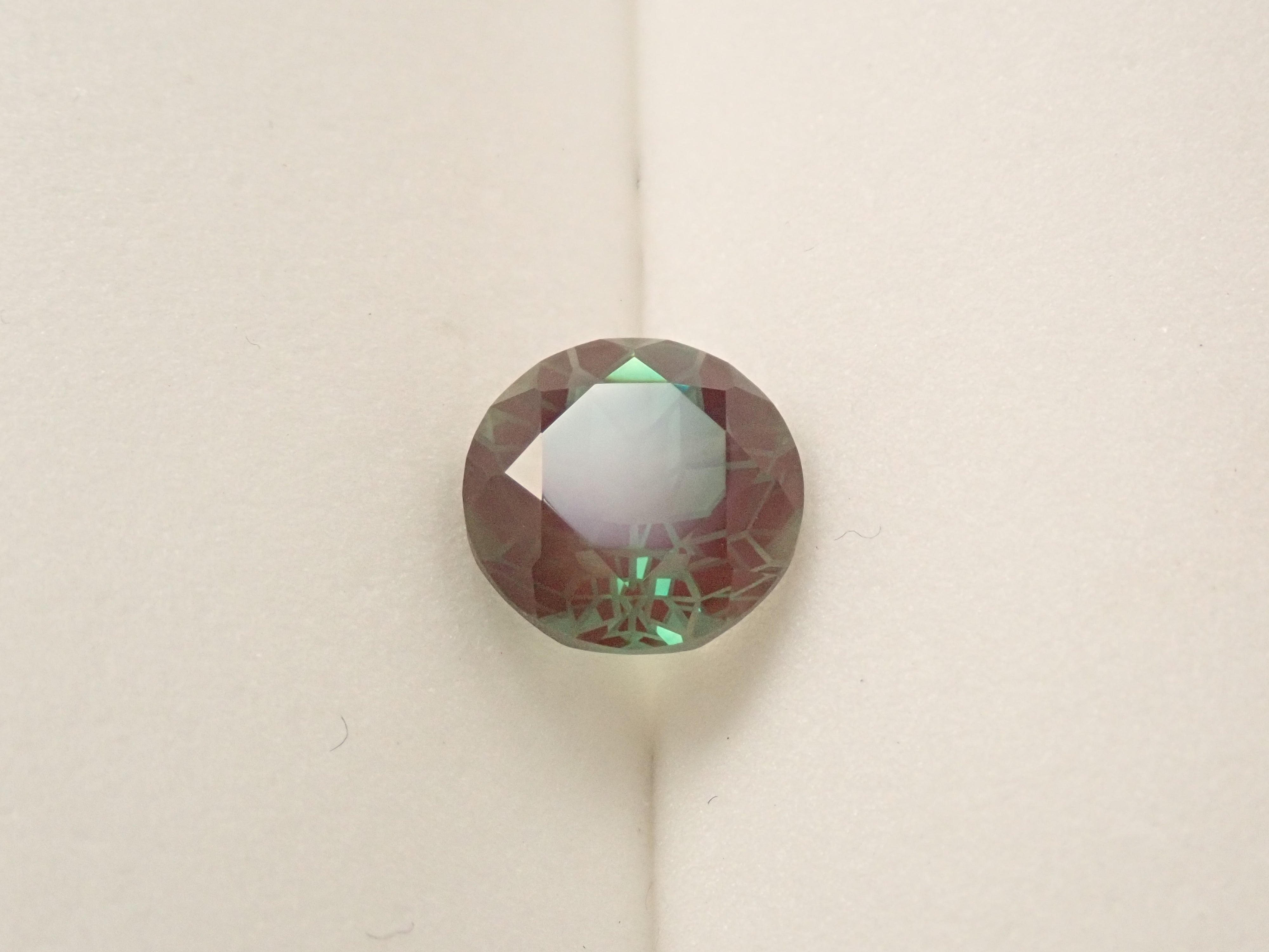 【1/19 22時販売】【ダンデライオンカット】チベット産カラーチェンジアンデシン 8.0mm/1.883ctルース