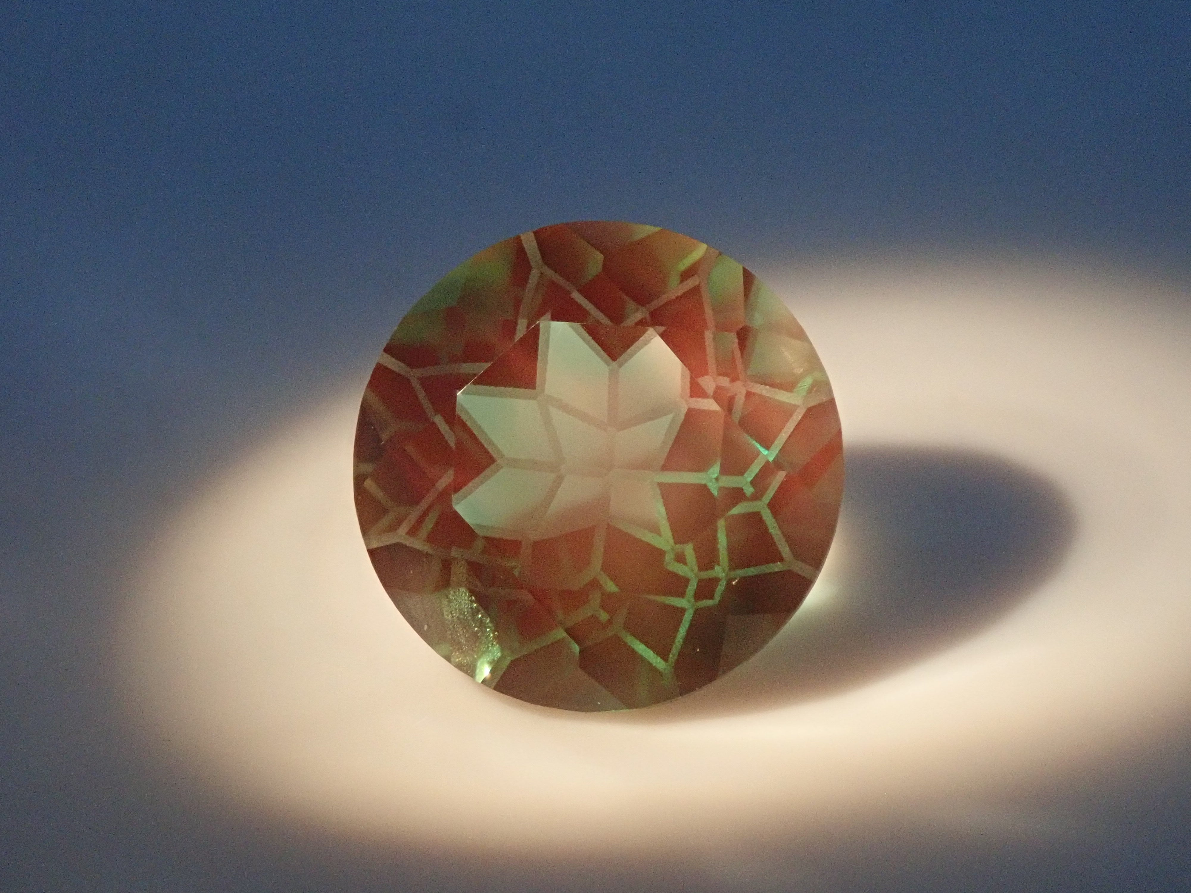 【1/19 22時販売】【ダンデライオンカット】チベット産カラーチェンジアンデシン 8.0mm/1.883ctルース