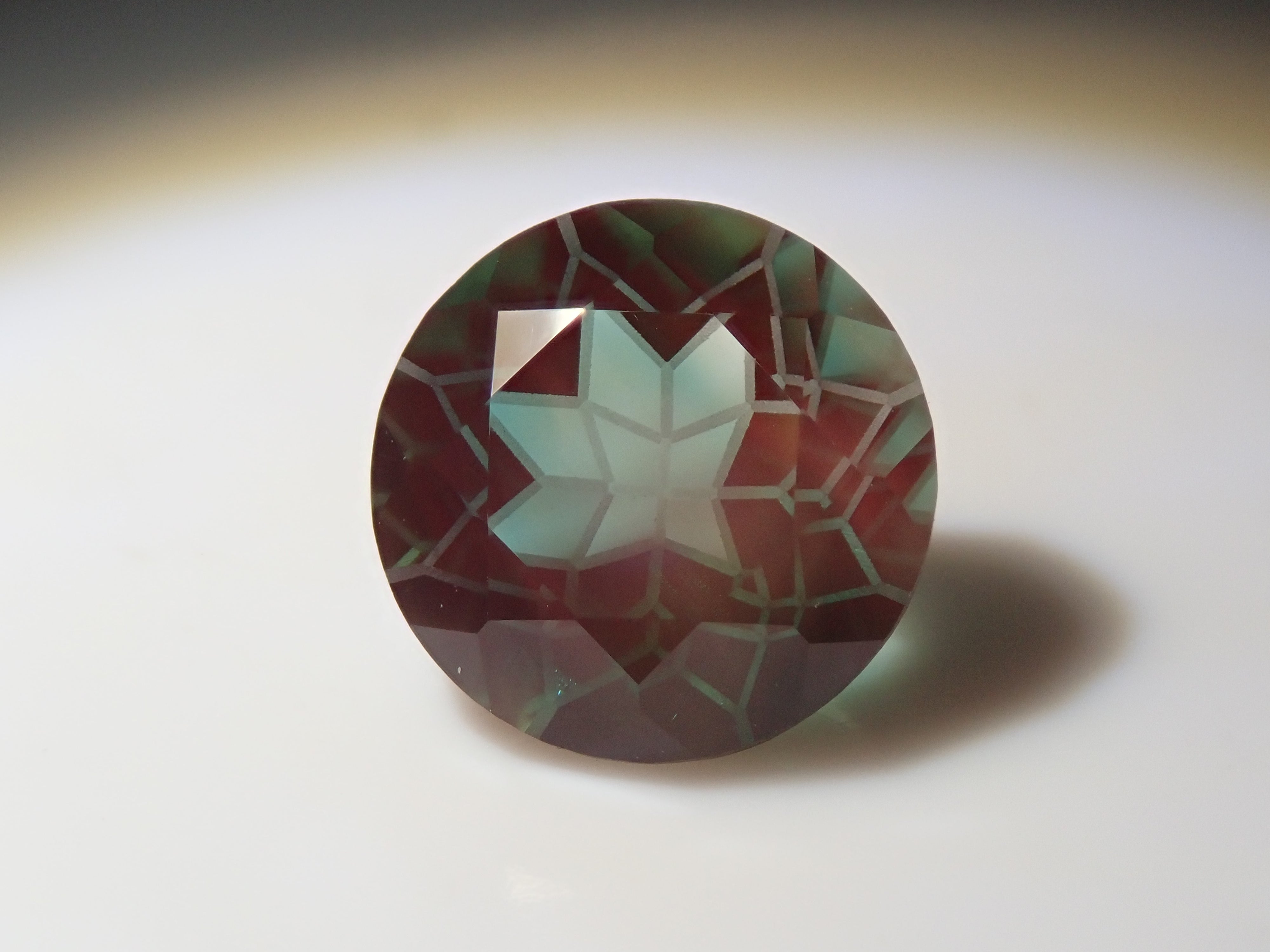 【1/19 22時販売】【ダンデライオンカット】チベット産カラーチェンジアンデシン 8.0mm/1.883ctルース