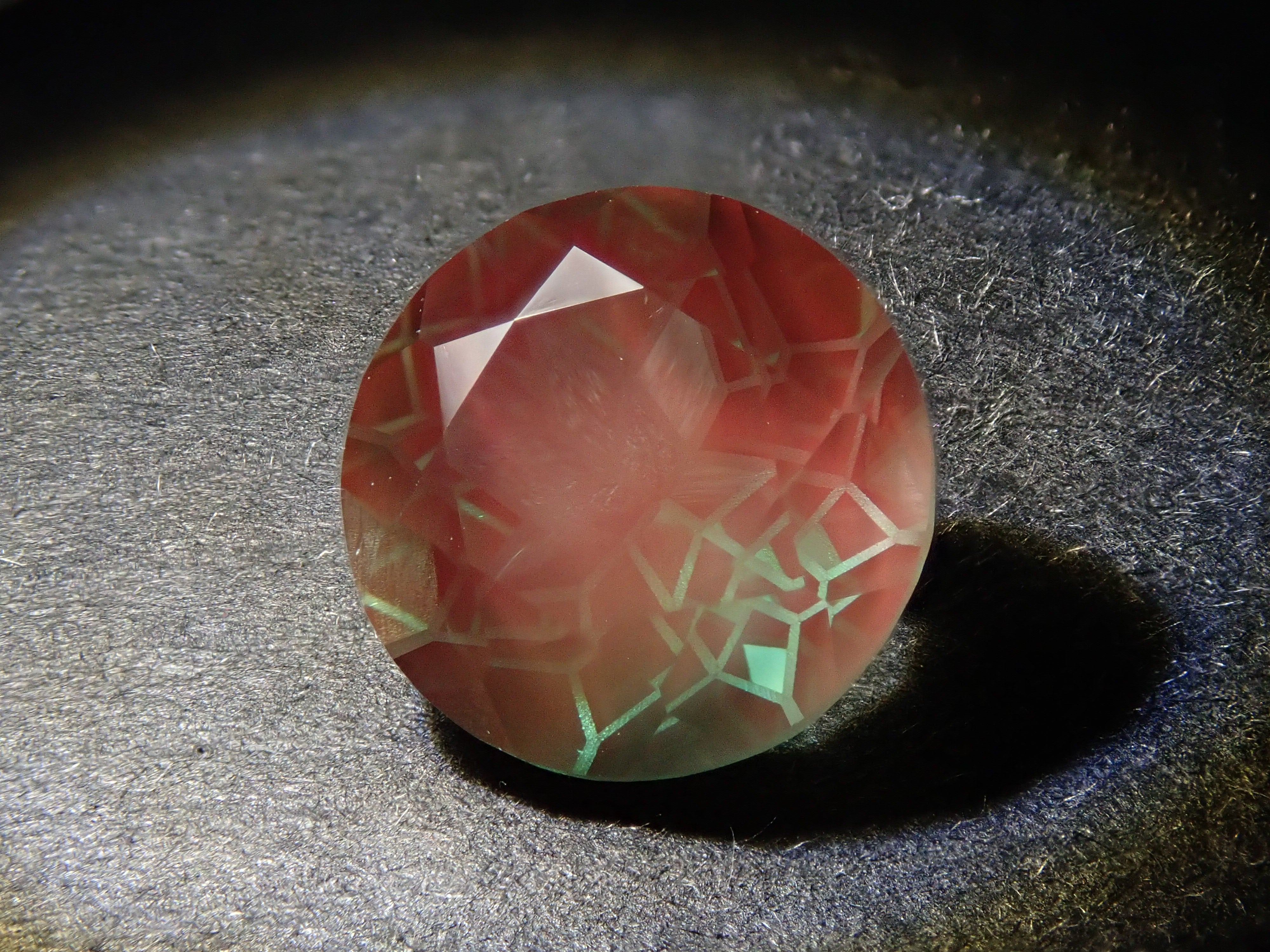 12561745掲載】チベット産カラーチェンジアンデシン 1.883ctルース