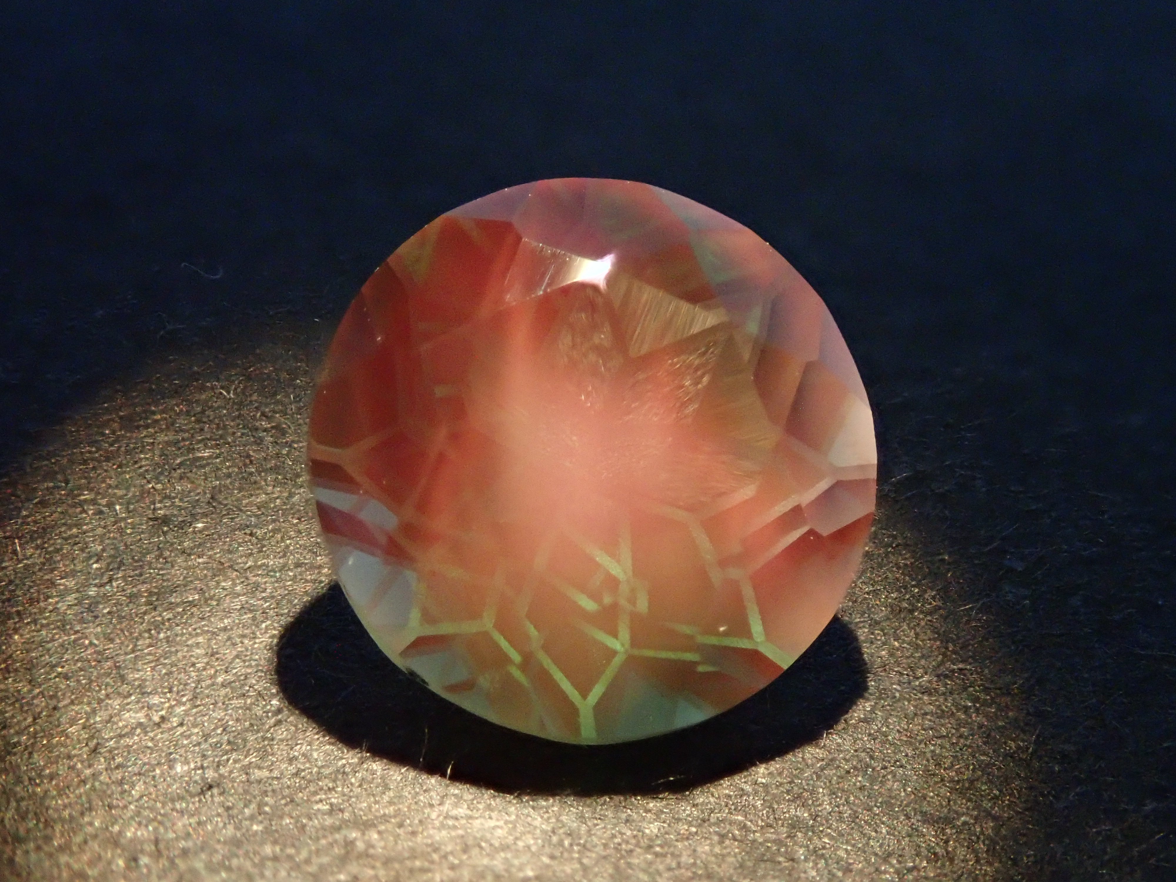 【1/19 22時販売】【ダンデライオンカット】チベット産カラーチェンジアンデシン 8.0mm/1.883ctルース